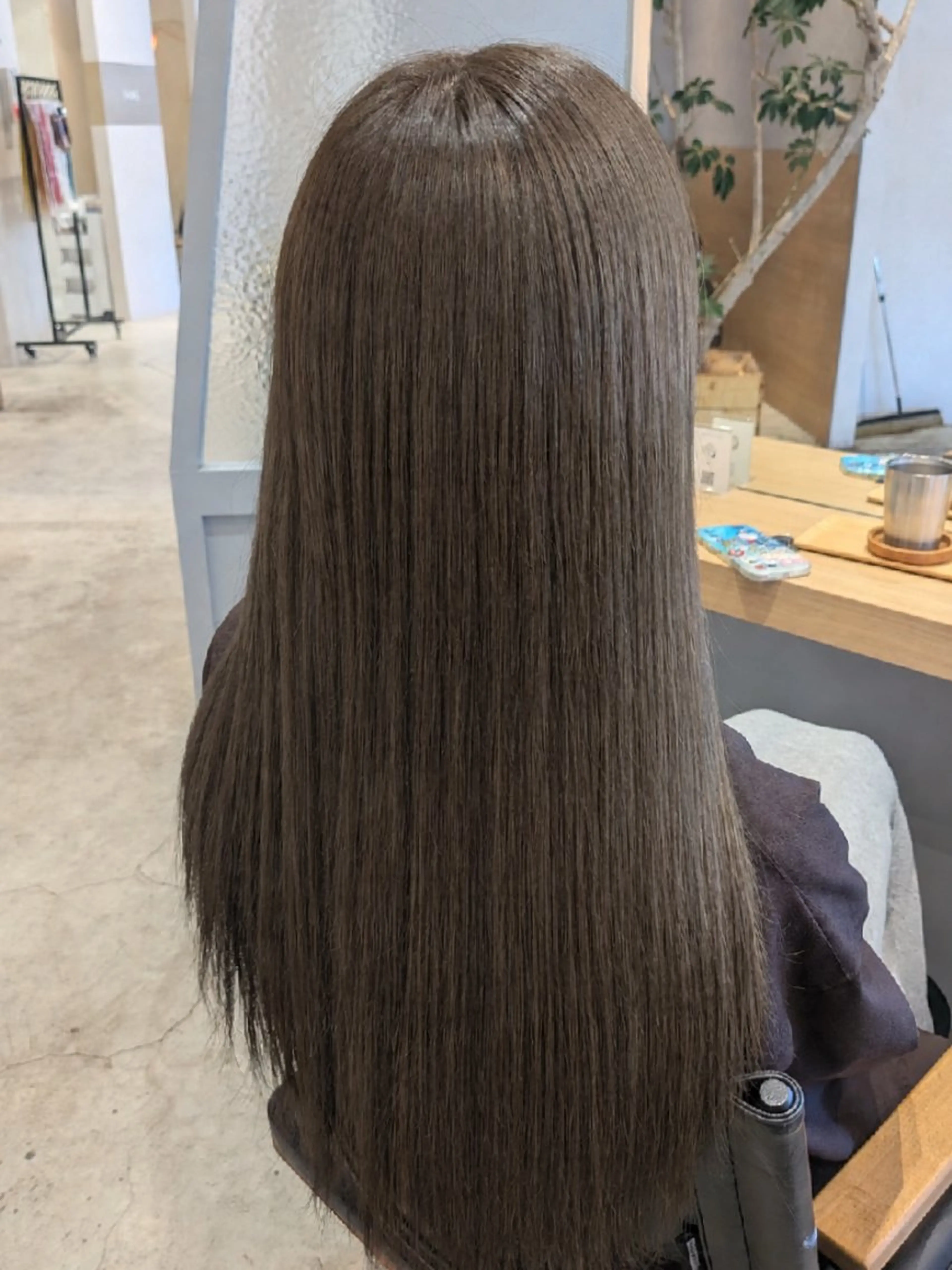 ロング カラー 古屋 美春のヘアスタイル