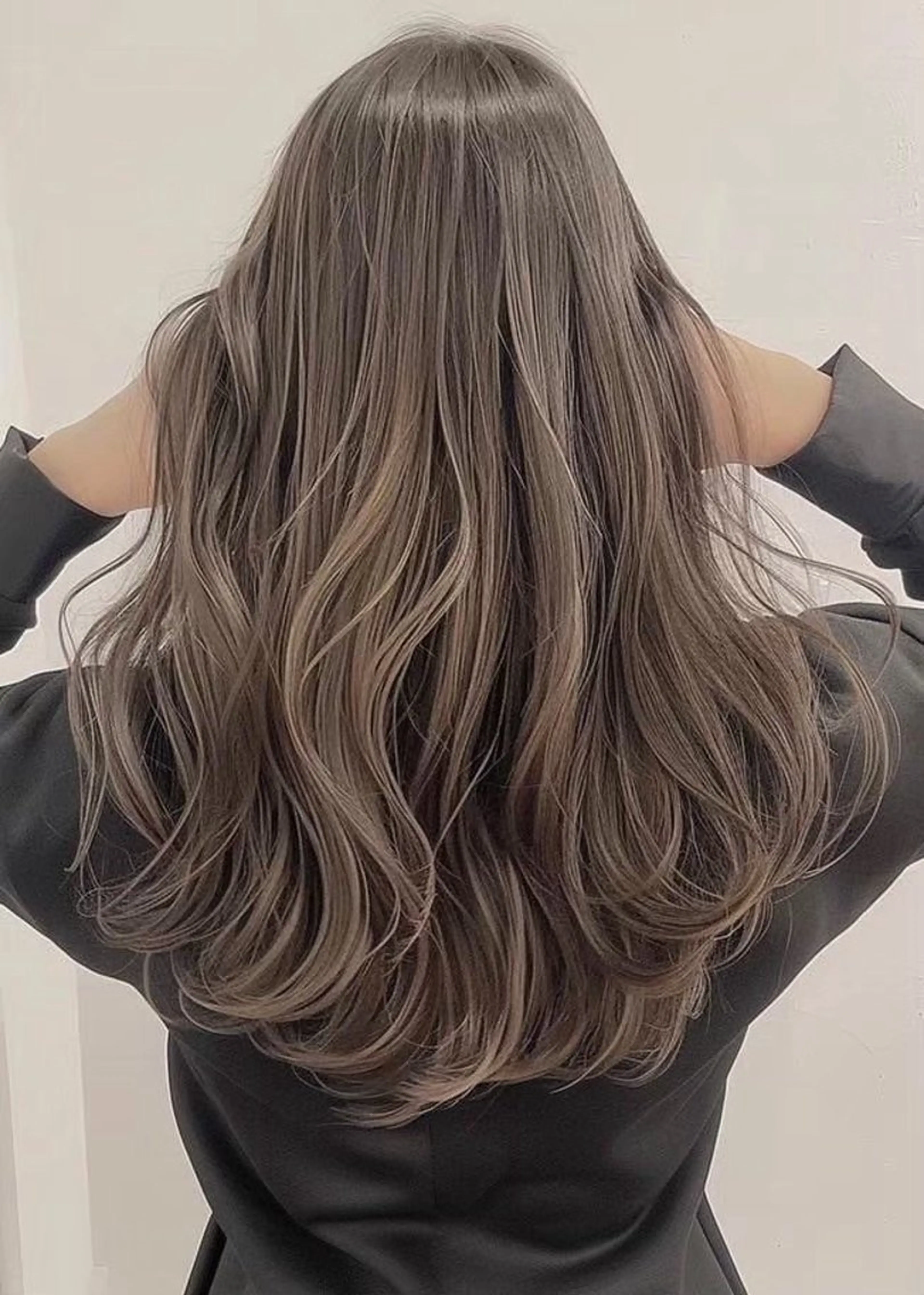 セミロング ハイライト yuina／🫧 艶感ダブルカラー🫧のヘアスタイル