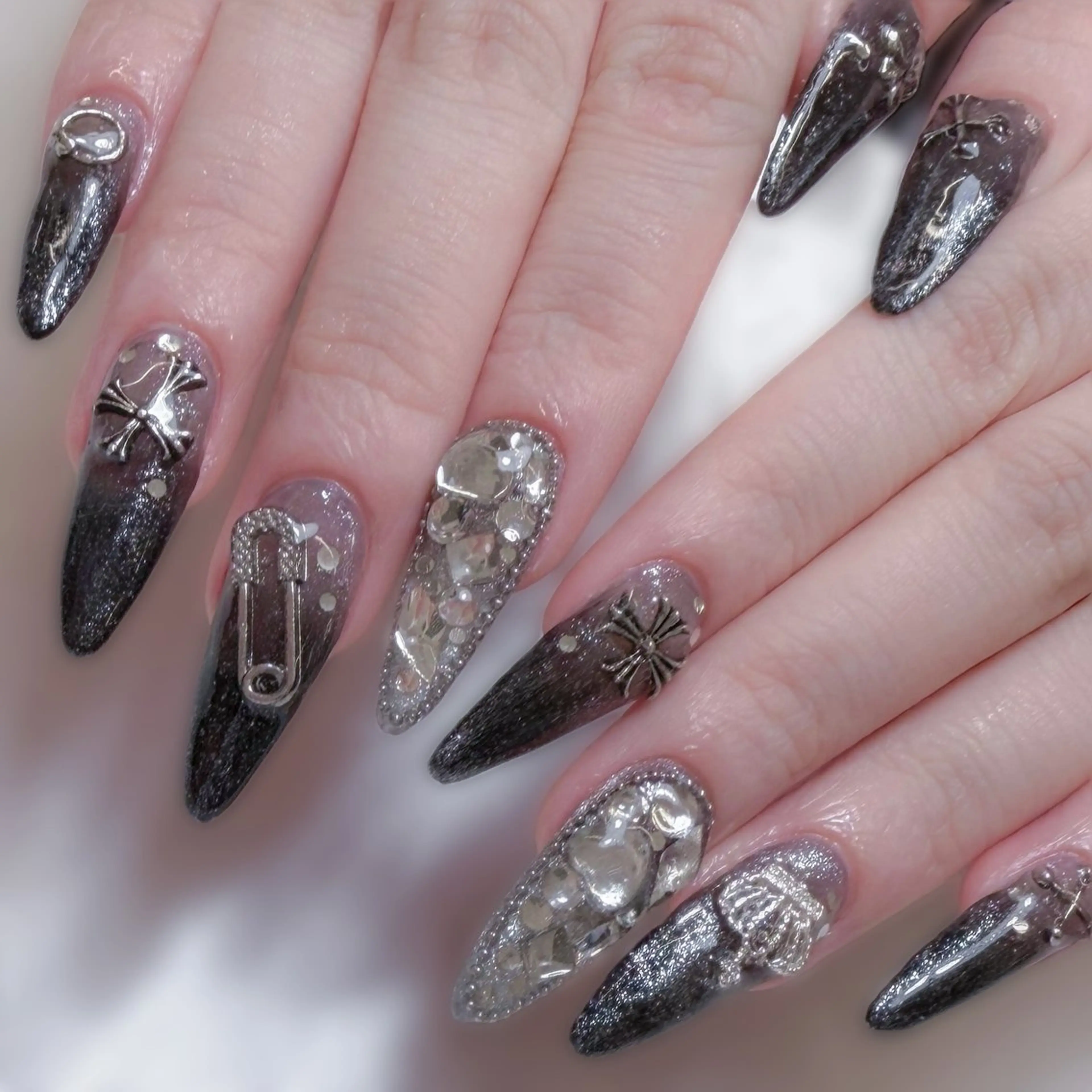 ネイル ユカ‎𖤐nail 堺筋本町/心斎橋のネイルデザイン