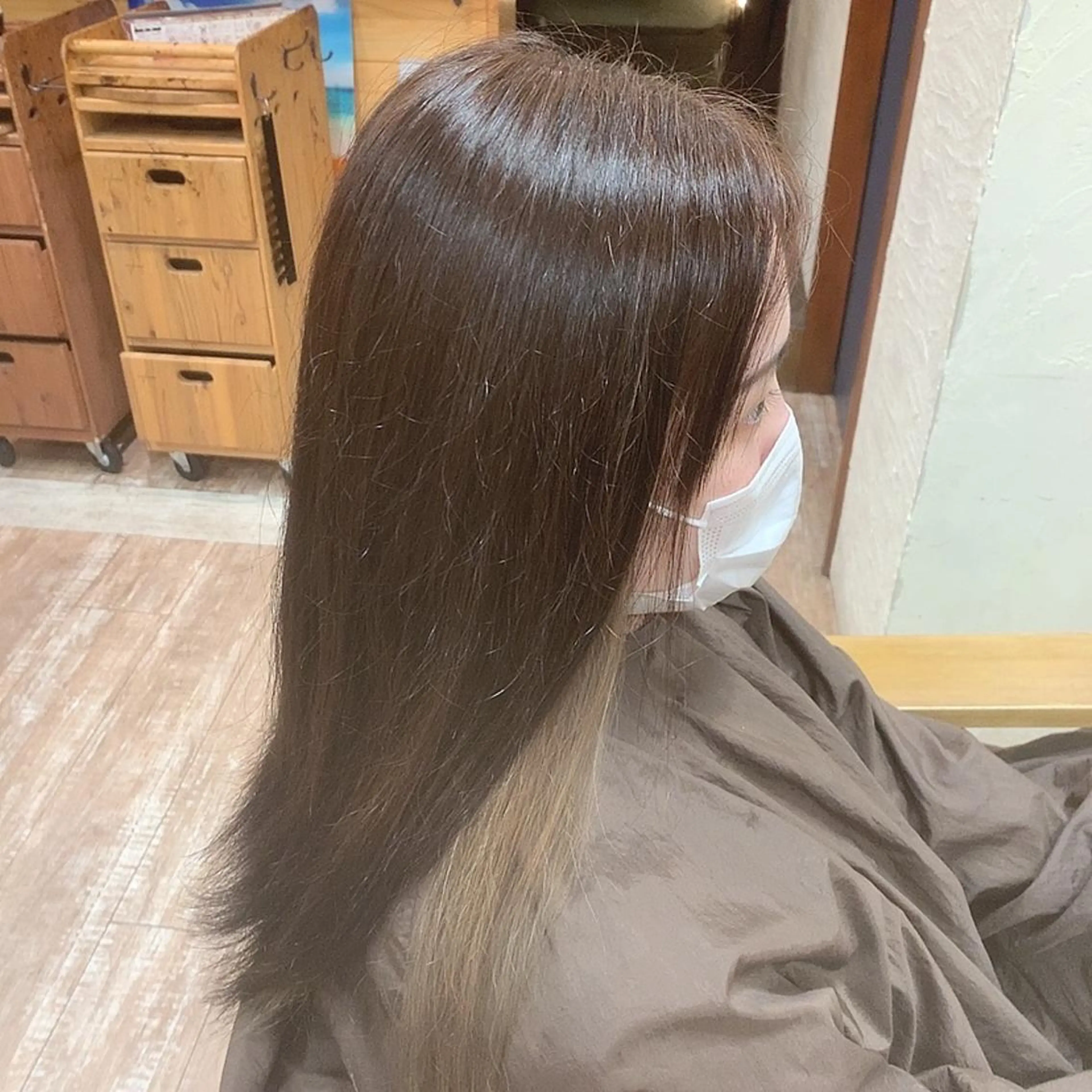 セミロング カラー インナーカラー 縮毛矯正 瀧 葉月のヘアスタイル