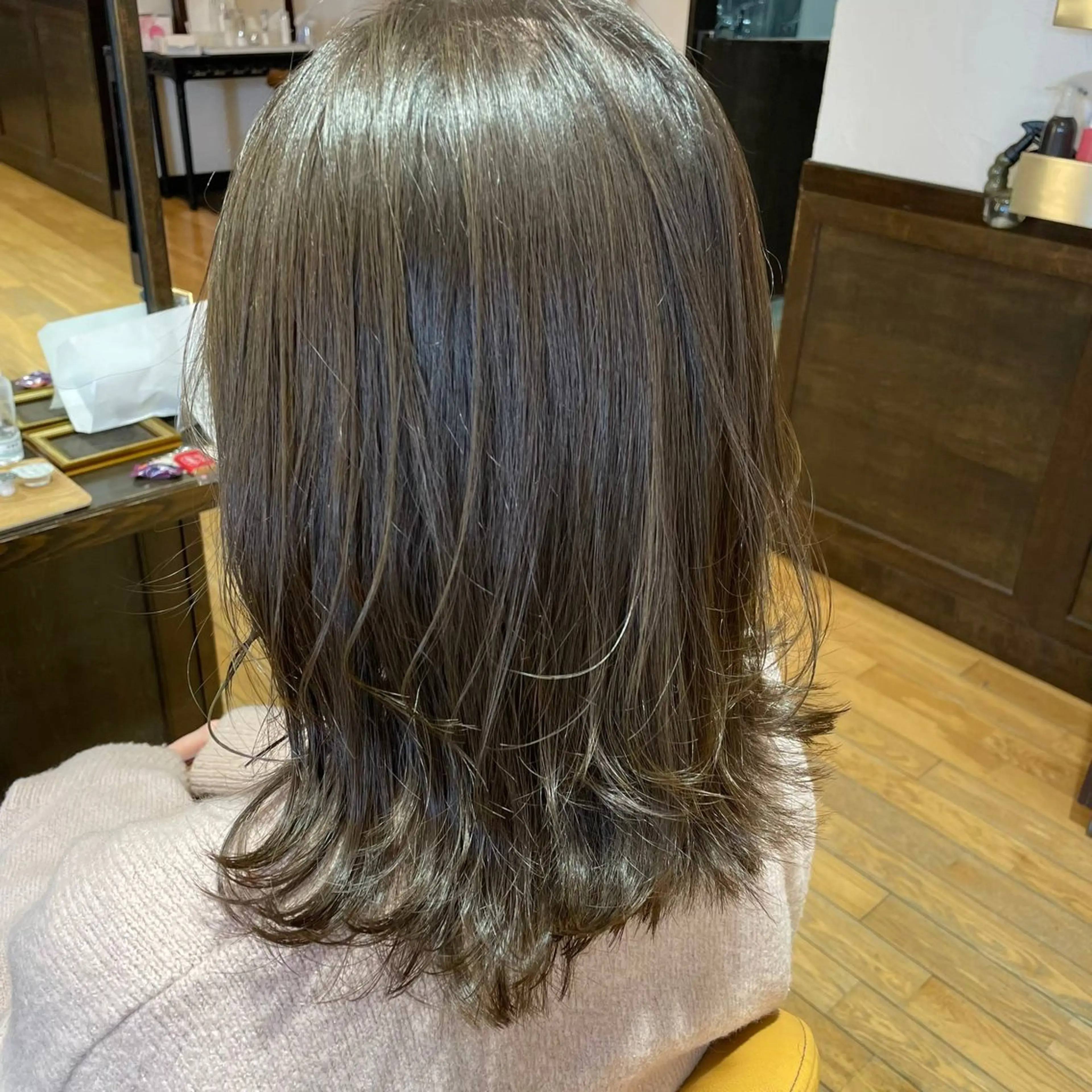 セミロング カラー 赤み消しカラー 🩵かりんのヘアスタイル