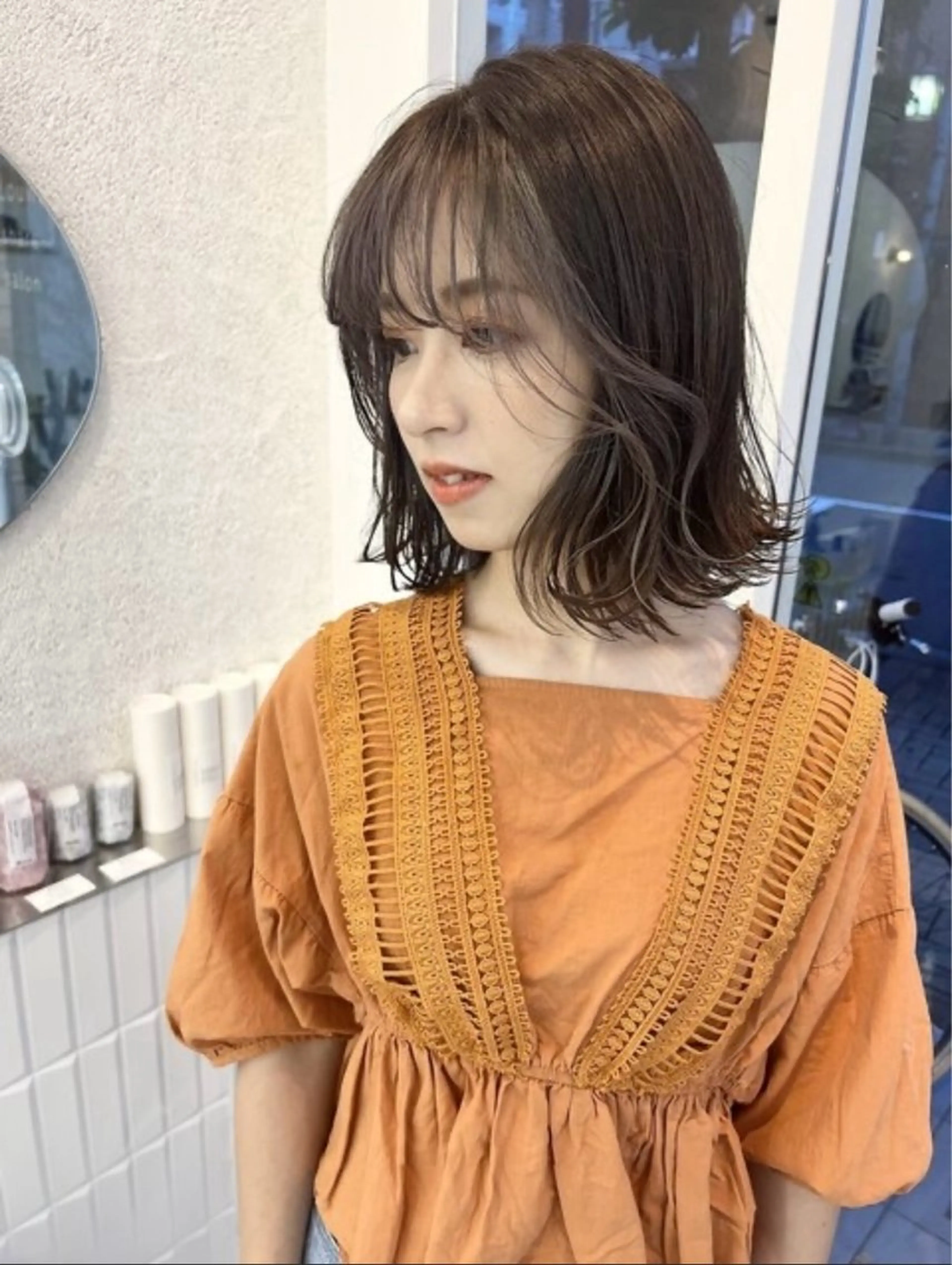 ミディアム カット ヘアカラー 白髪ぼかしハイライト レイヤー川口　元気のヘアスタイル