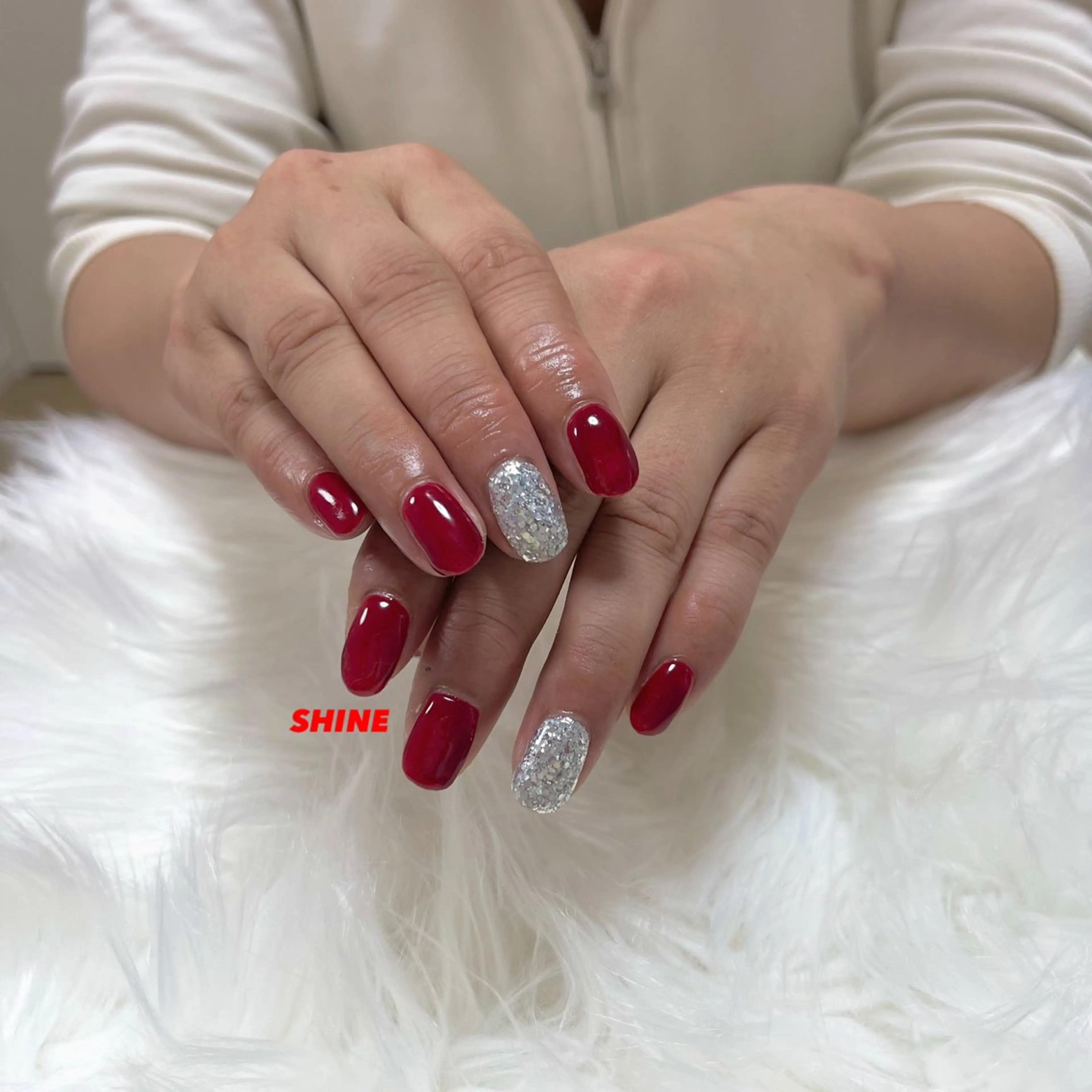ネイル ワンカラーネイル 赤色 ハンドネイル SHINE nail salonのネイルデザイン