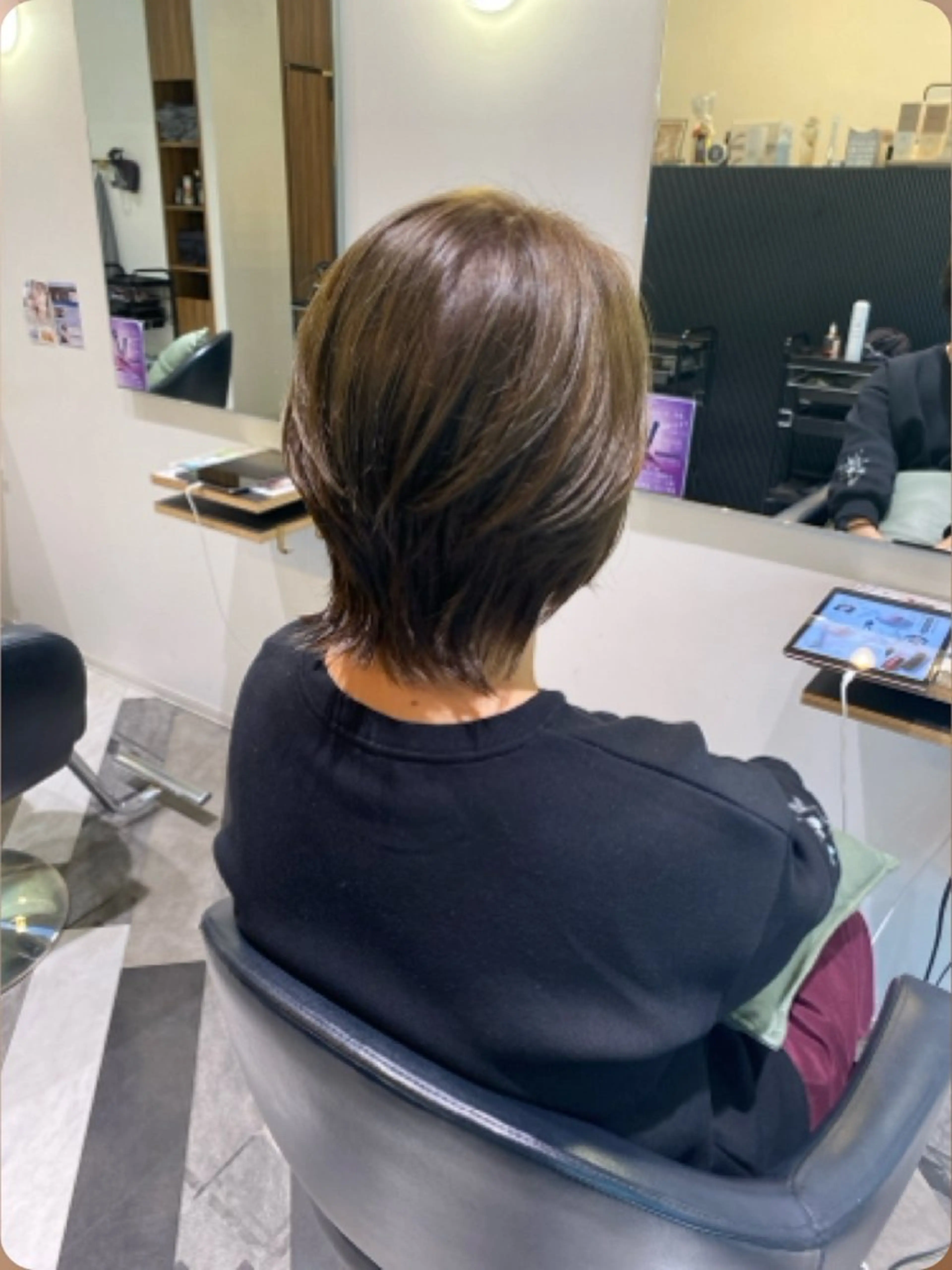 ミディアム ウルフカット カット ヘアカラー 🫧透明感カラーレイ ヤースタイル松浦元海のヘアスタイル