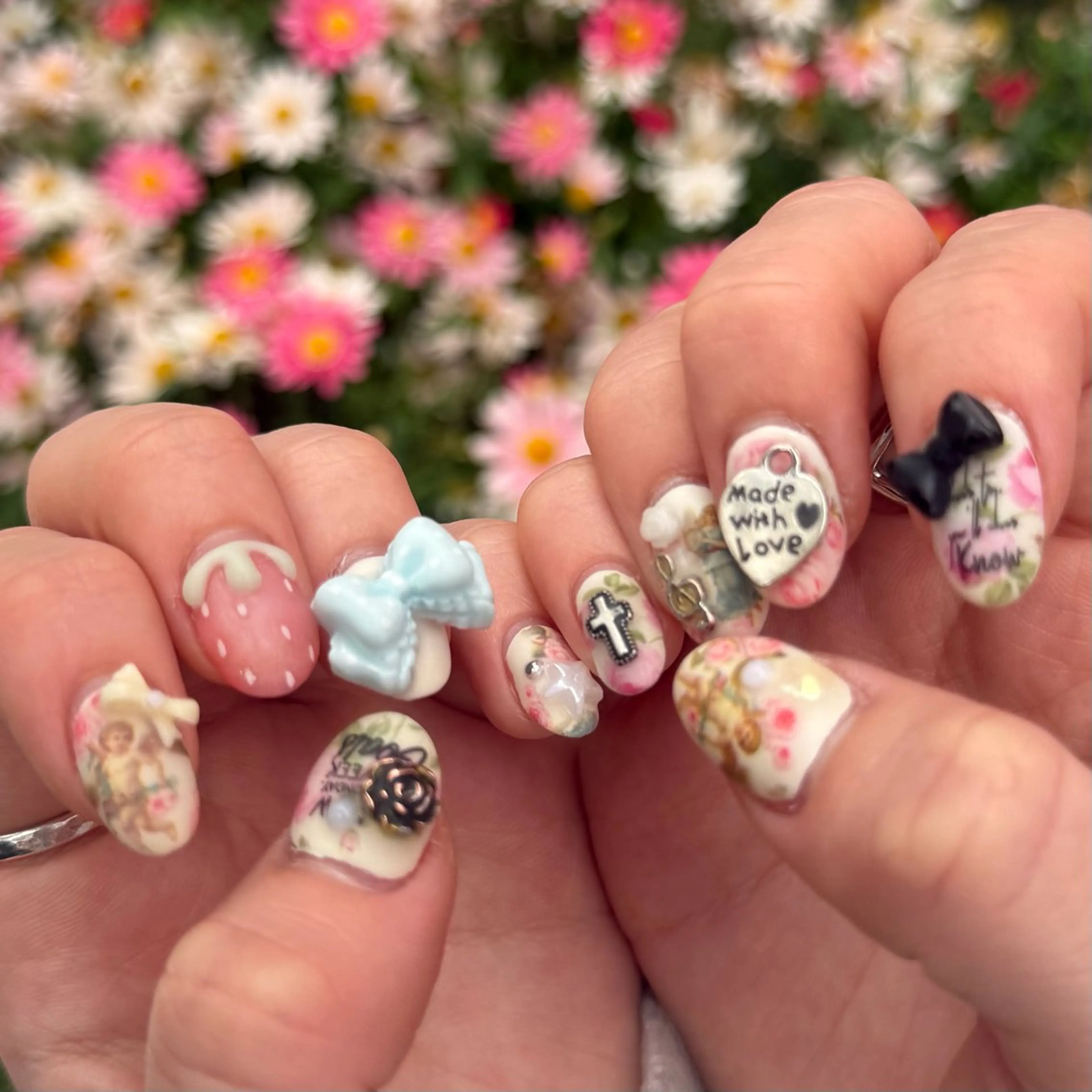 ネイル ハンドネイル IROHA NAIL Kurumi🪽🫧のネイルデザイン
