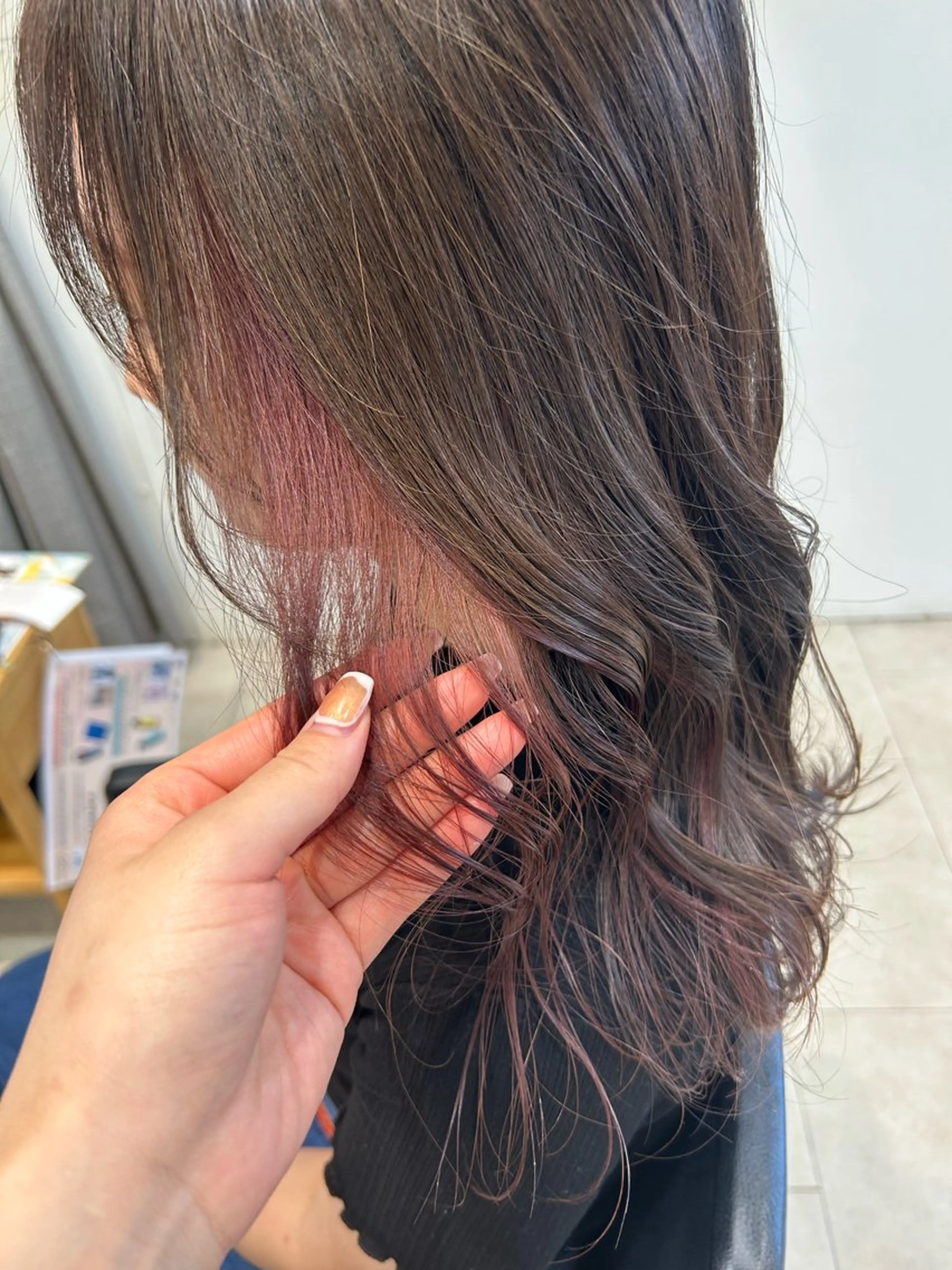 カラー インナーカラー Lolonois 森ノ宮【 yui 】のヘアスタイル