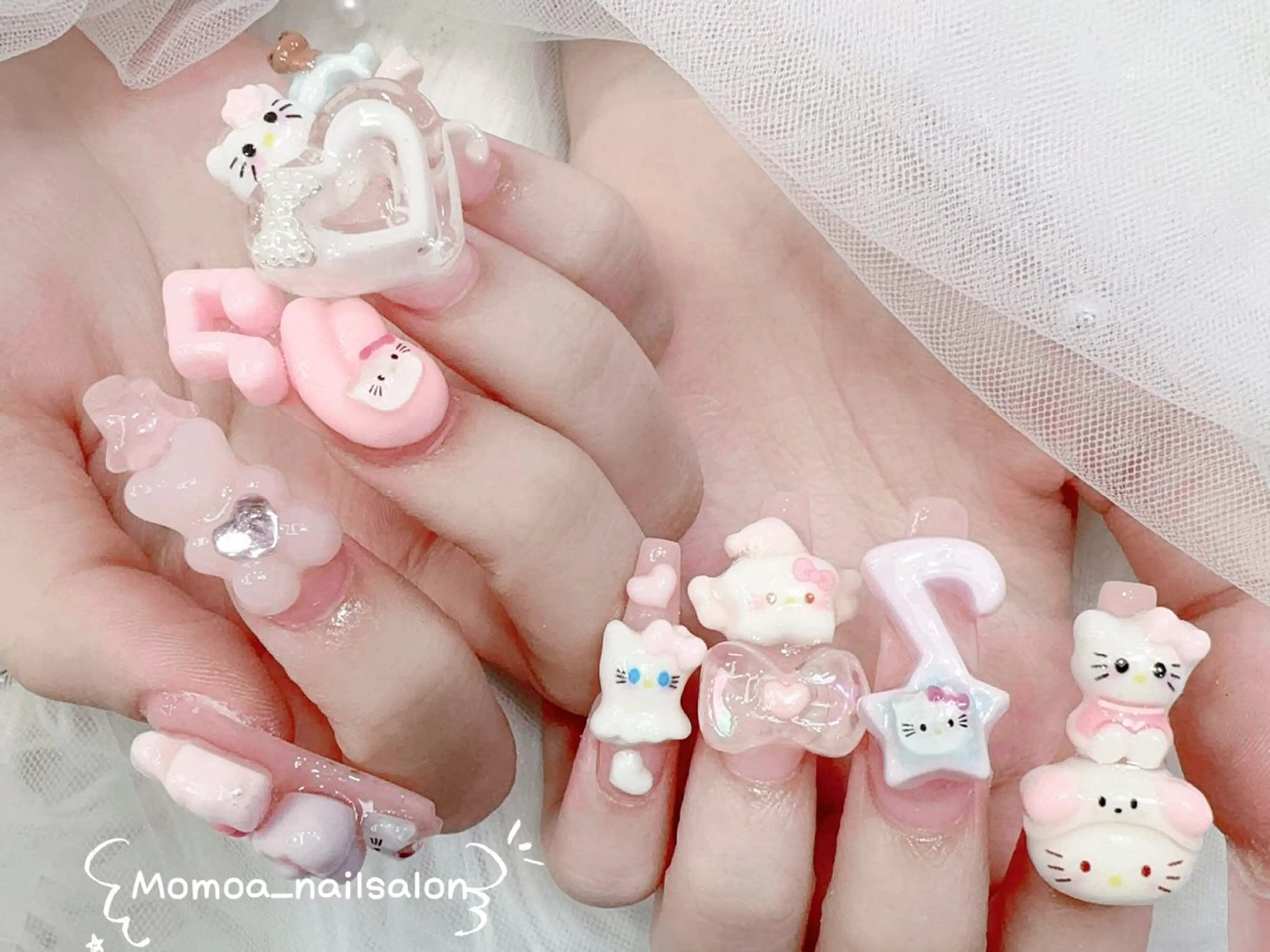 ネイル キラキラネイル 韓国ネイル スカルプネイル ハンドネイル MoMoA Nail ネイル長さ出し専門店のネイルデザイン