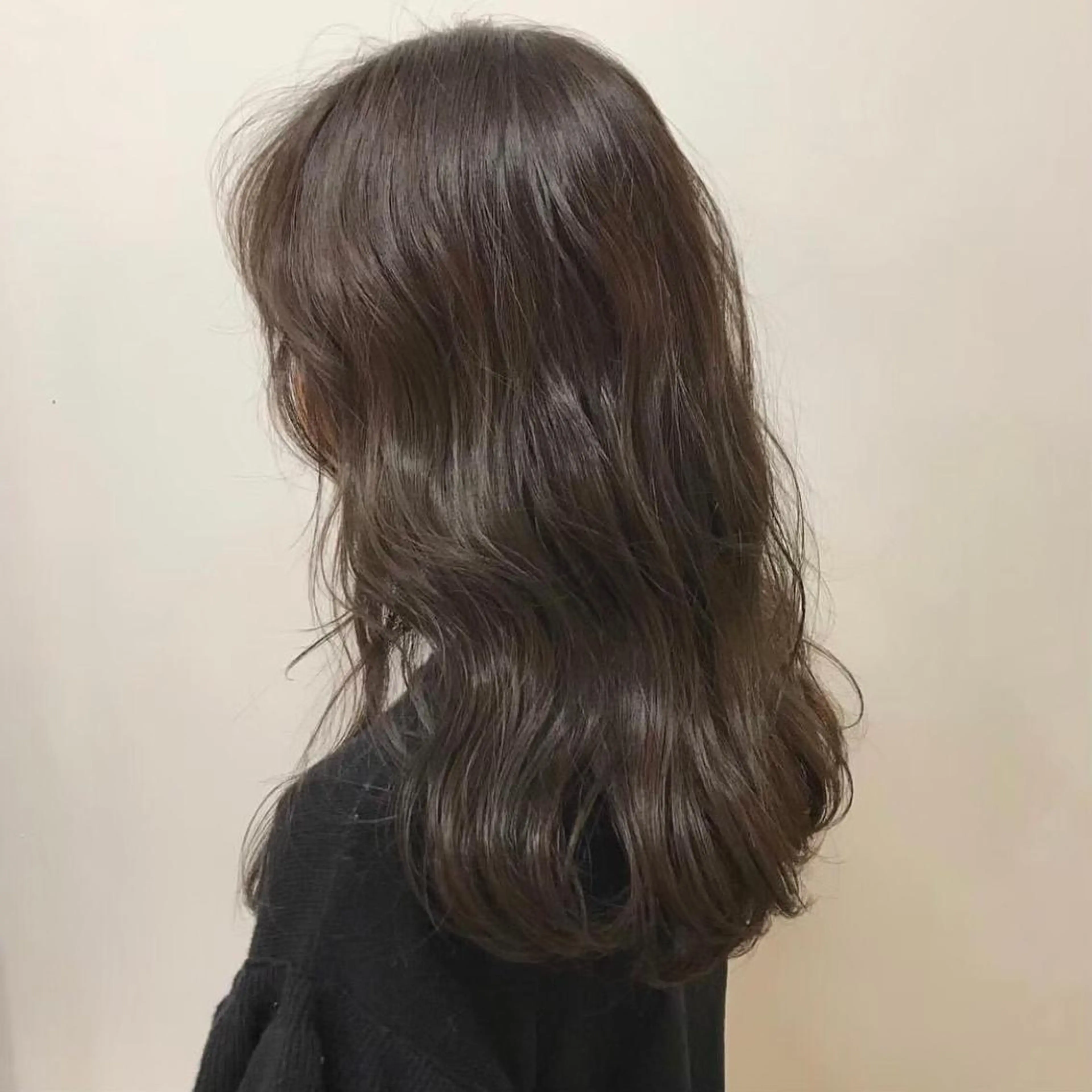 セミロング カラー ヘアアレンジ 砂原 ひよりのヘアスタイル