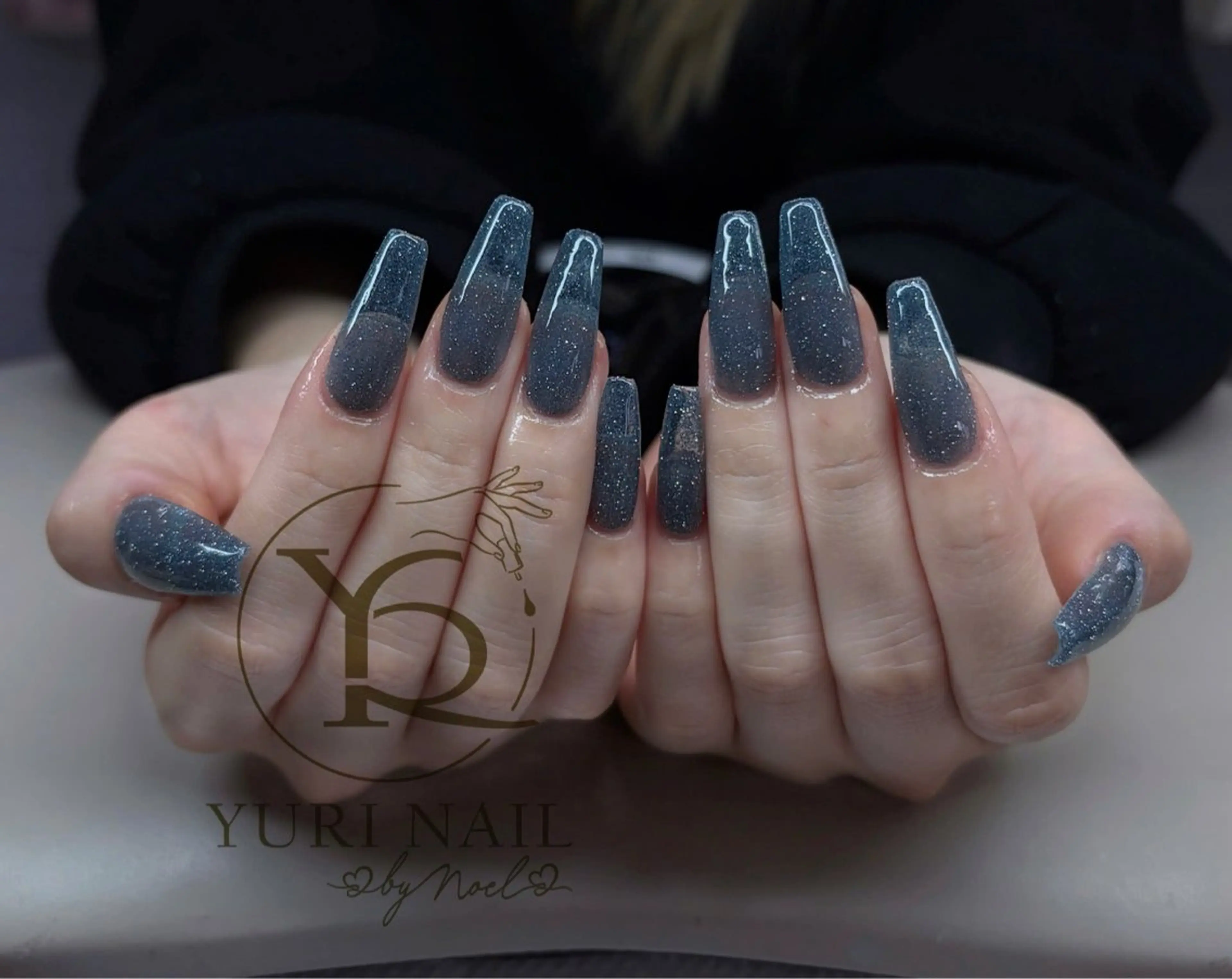 ネイル オーロラネイル ブルー チークネイル フットネイル フレンチネイル ハンドネイル フットネイル ハンドケア YURI Nail NARITAのネイルデザイン