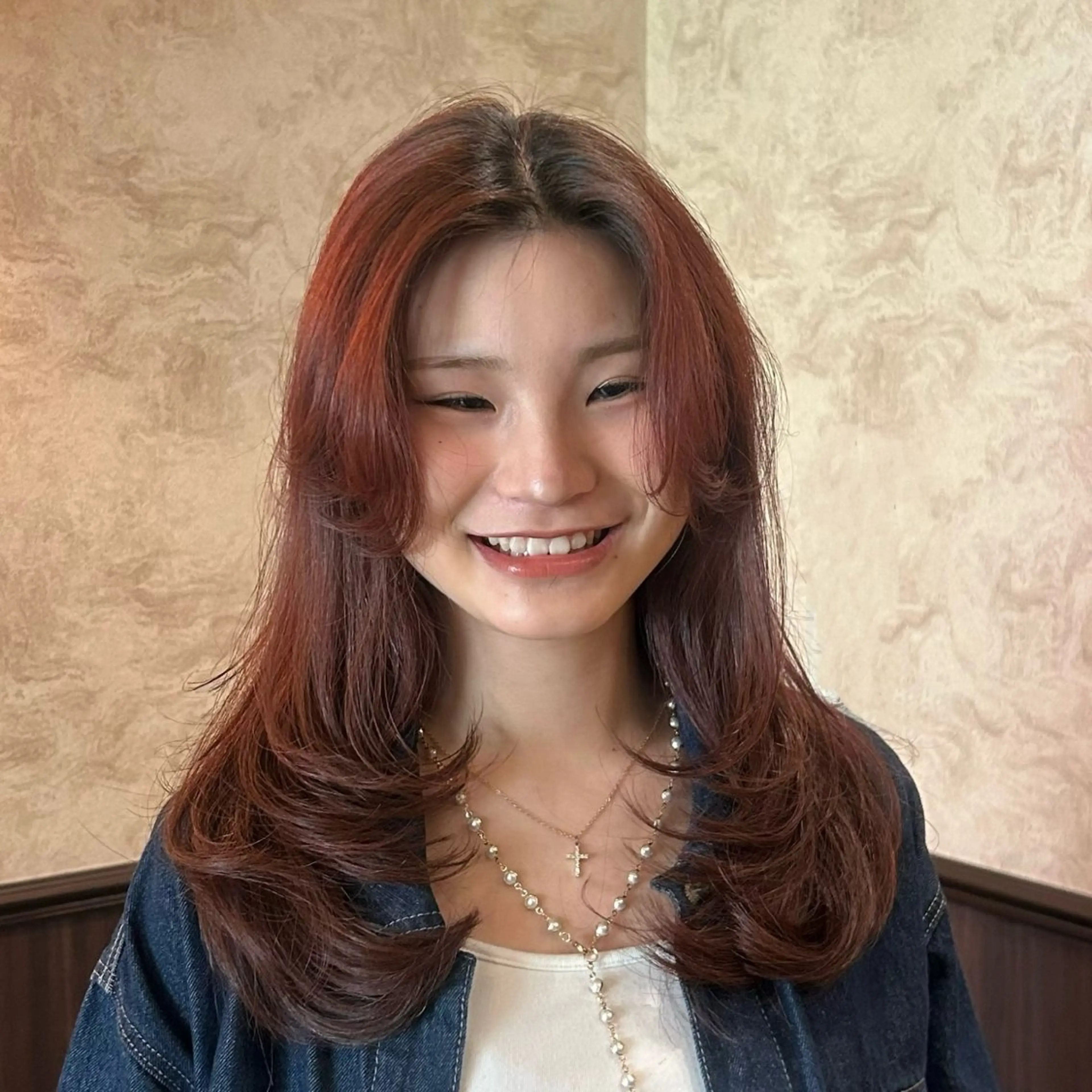 ロング カット ヘアカラー Momo/海外ヘア レイヤー/ハイライトのヘアスタイル