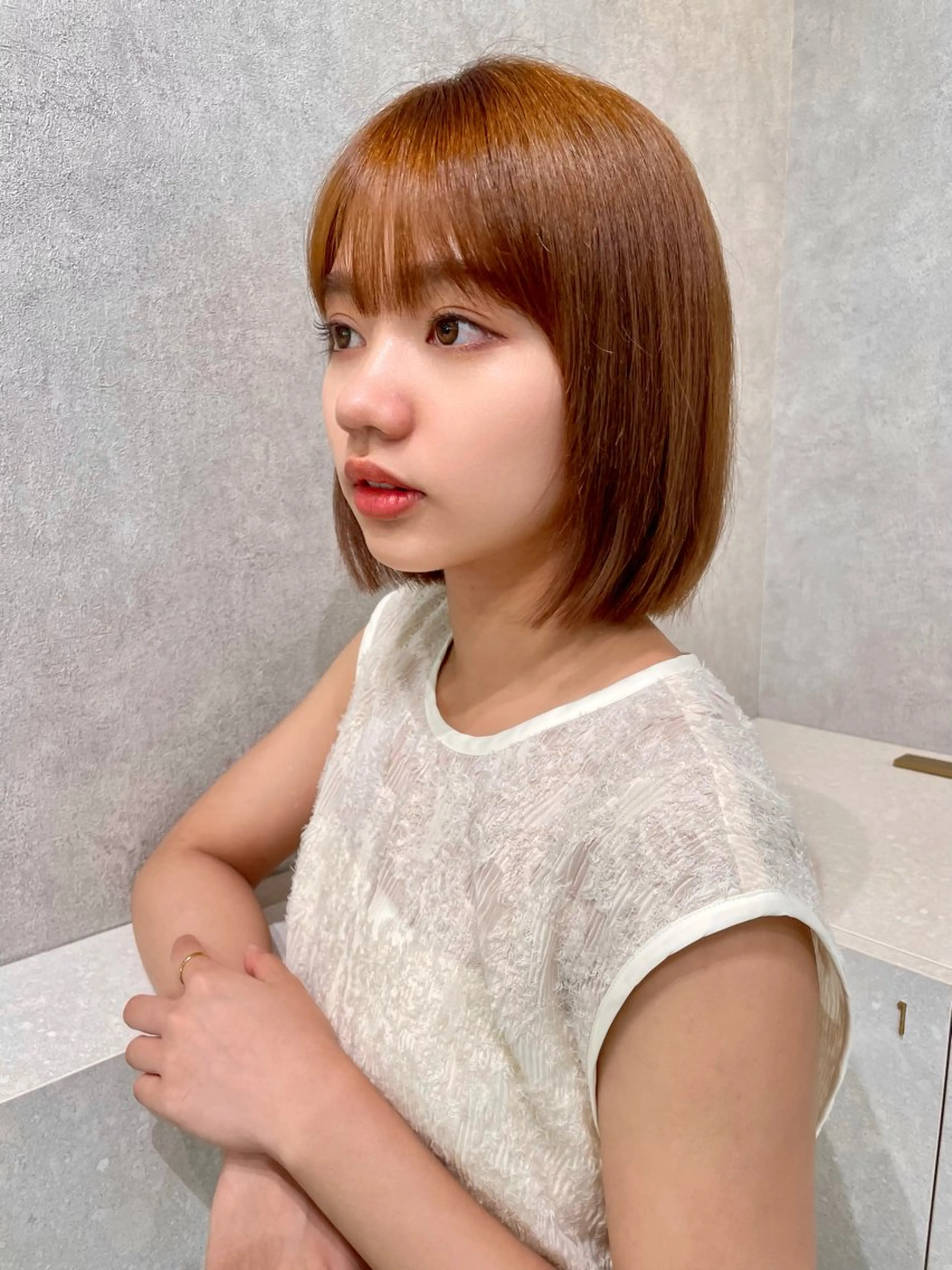 ミディアム 三鷹で1番ショート ボブをカットする新谷のヘアスタイル