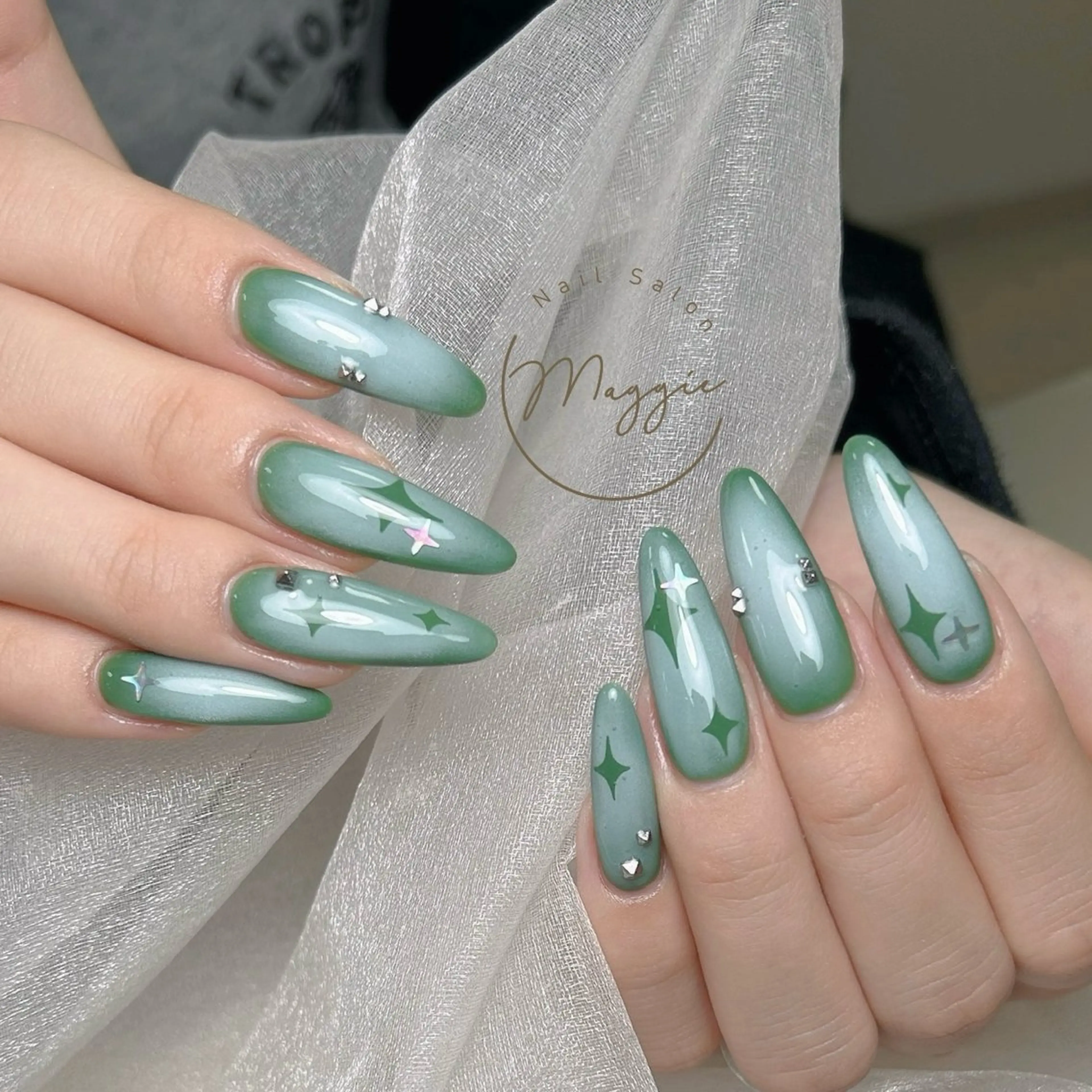 ネイル Maggie Nail🦩のネイルデザイン
