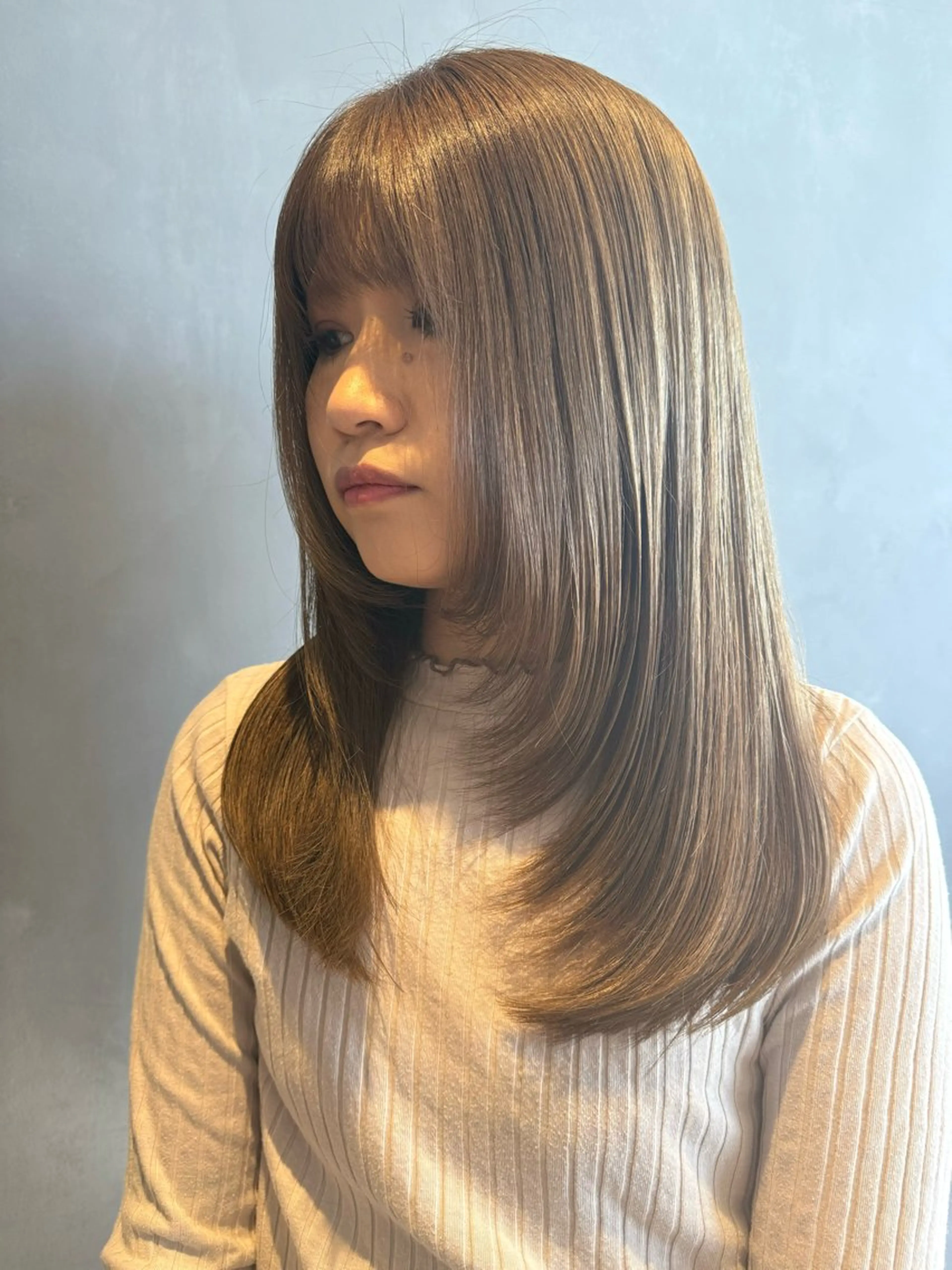 セミロング カラー 長谷川 沙紀のヘアスタイル