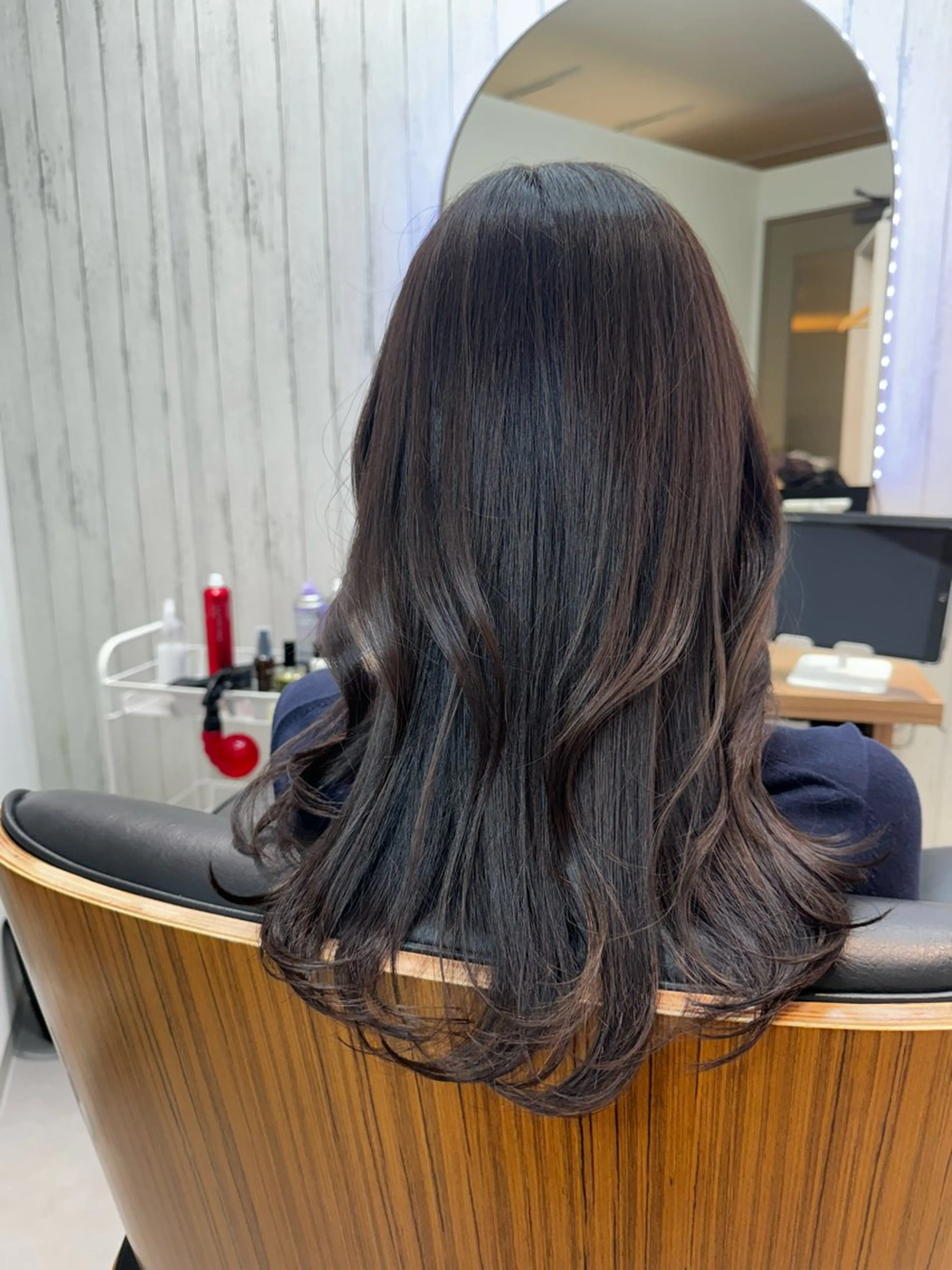 ロング カラー アディクシーカラー アッシュ 透明感カラー 艶髪改善師/高橋潤 /レイヤーカットのヘアスタイル