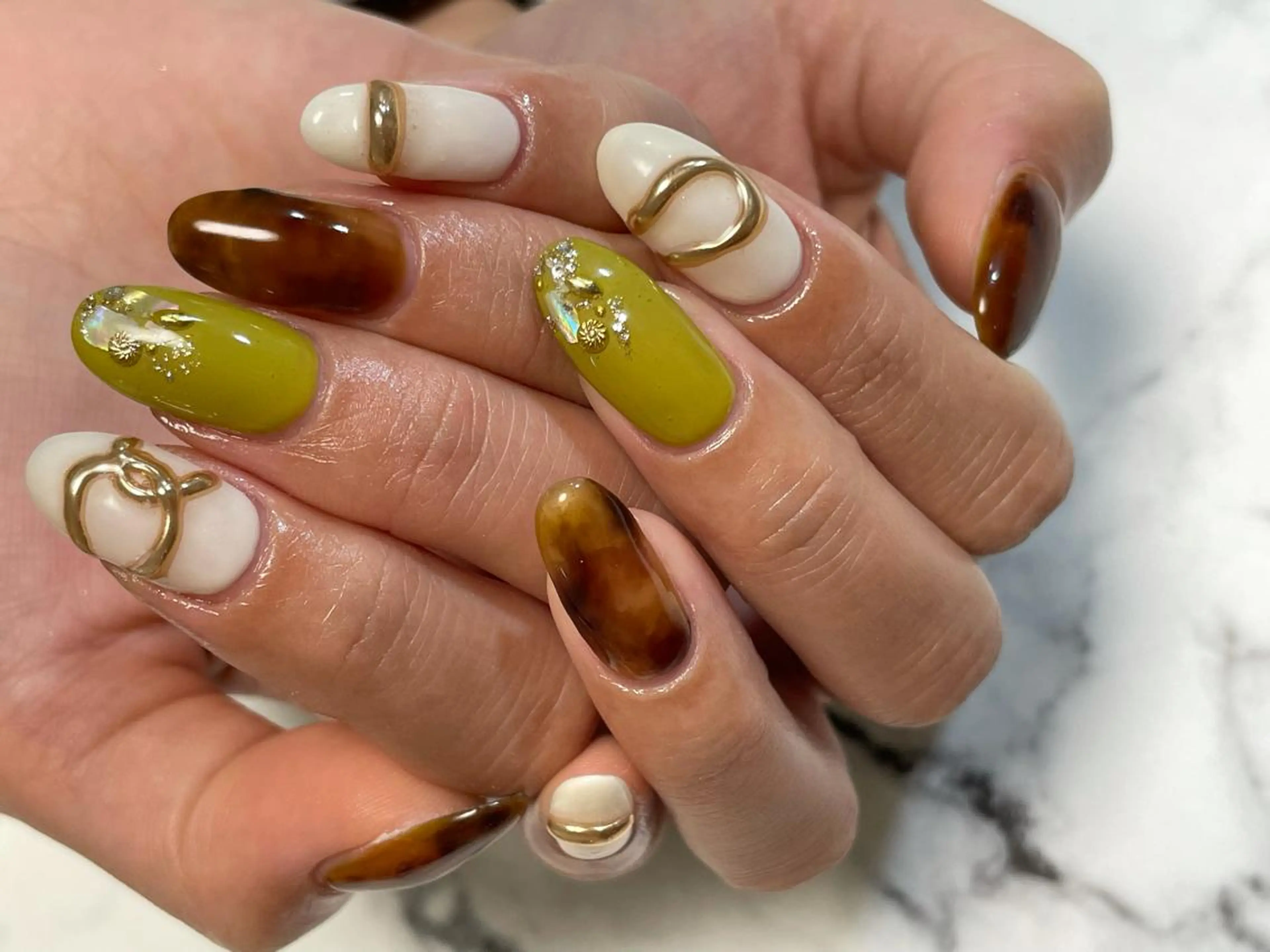 ネイル べっ甲ネイル ニュアンスネイル private salon NIKOのネイルデザイン