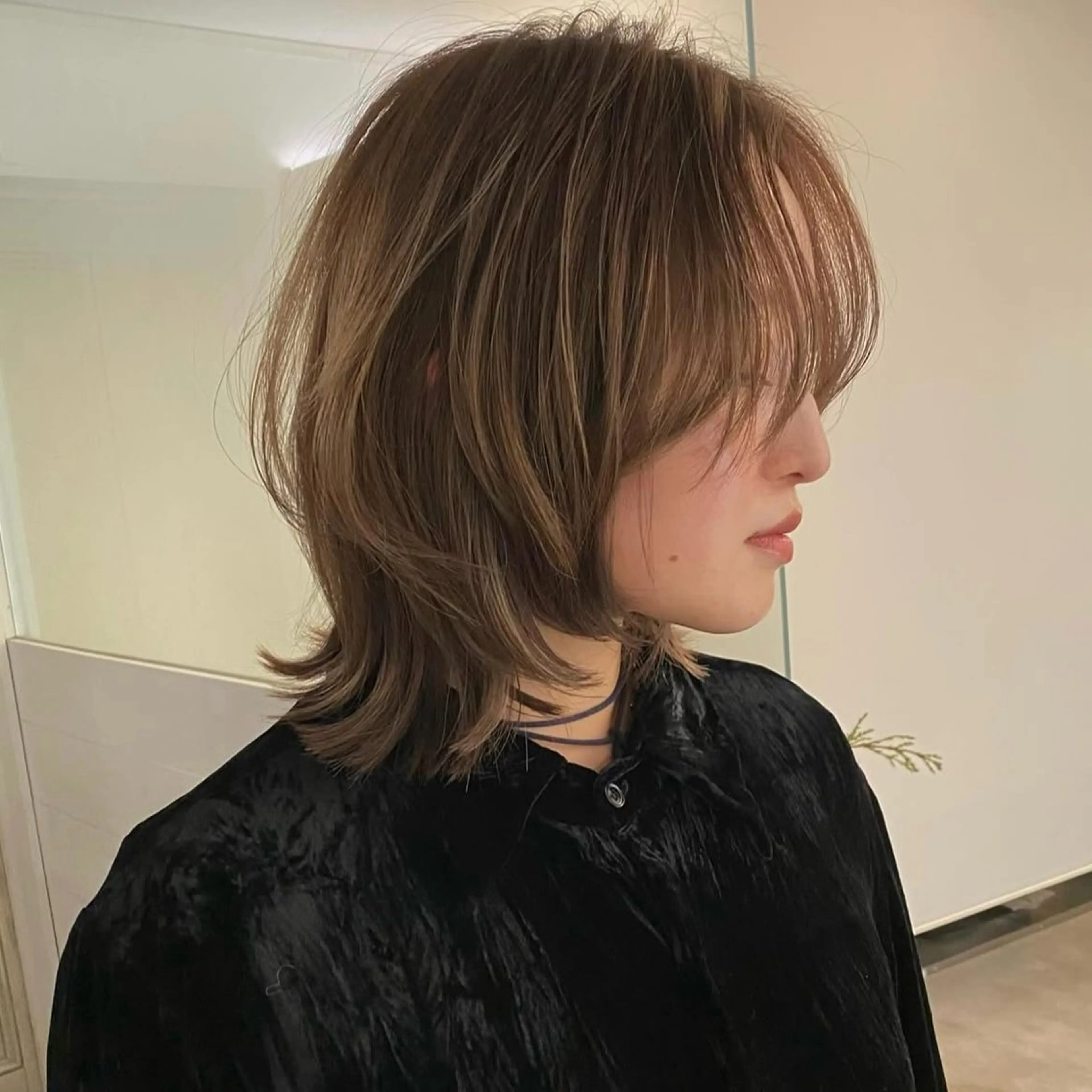 ミディアム ウルフカット ブリーチなし/透明感 /ショート/大世のヘアスタイル