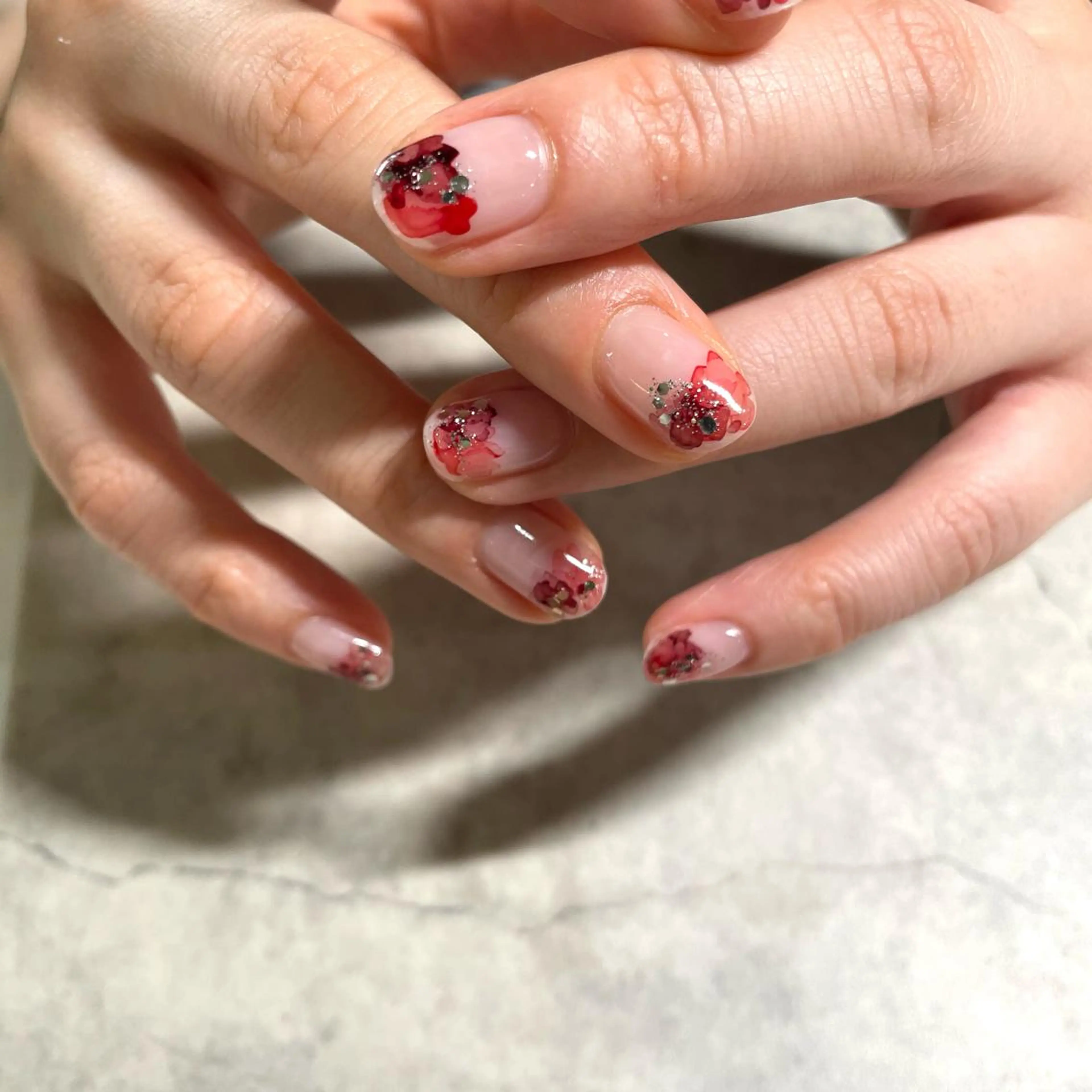 ネイル anyora nail salon所属・大人ワンホン キラキラ／Ayanoのネイルデザイン