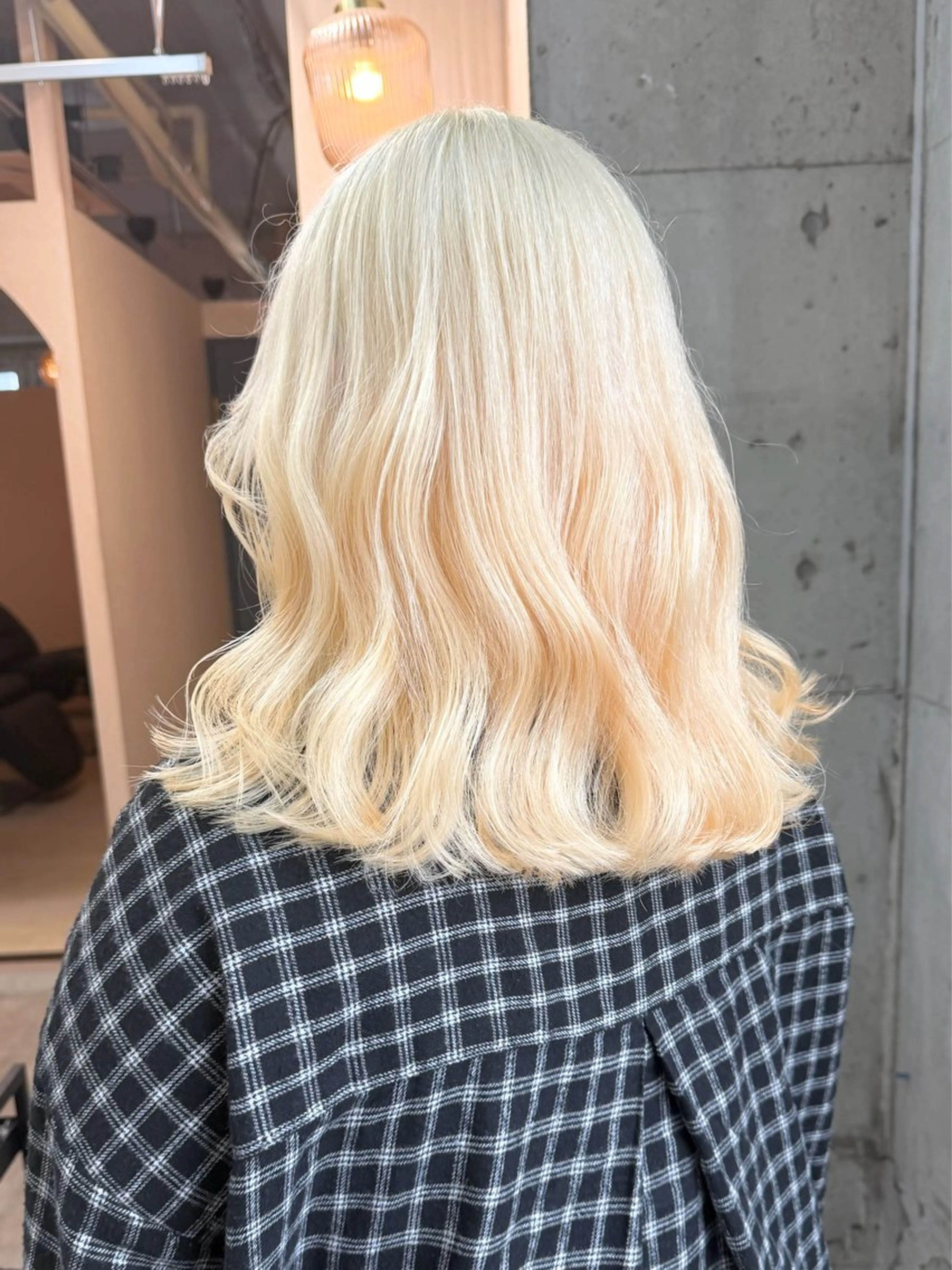 ロング カラー 抜きっぱなしブロンド ブロンド ヘアカラー SHOTO ハイトー ン/ブロンドカラーのヘアスタイル