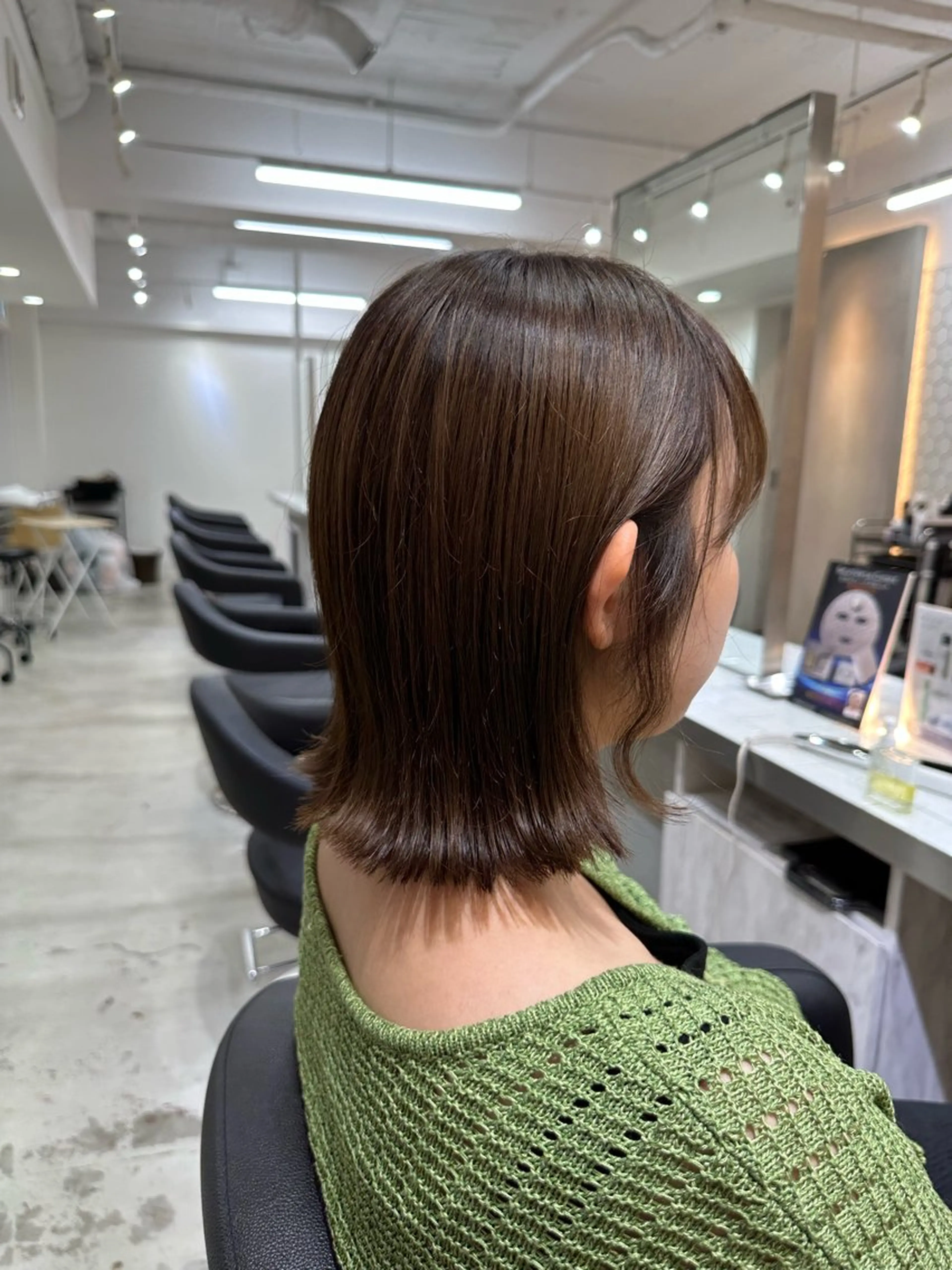 セミロング ボブ 外ハネヘア ミディアムレイヤー 添田晃基のヘアスタイル