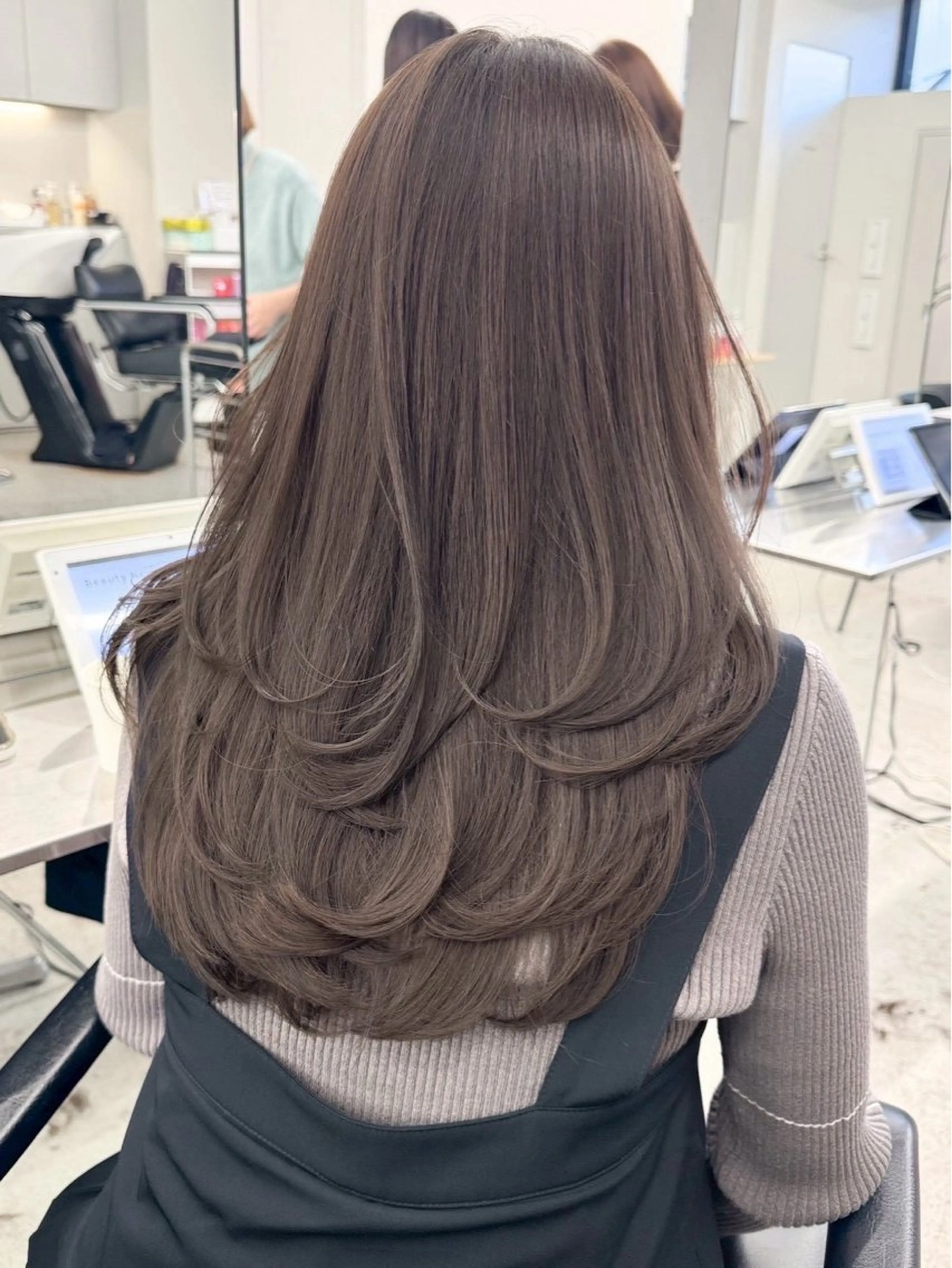 ロング 新實 ゆりあのヘアスタイル
