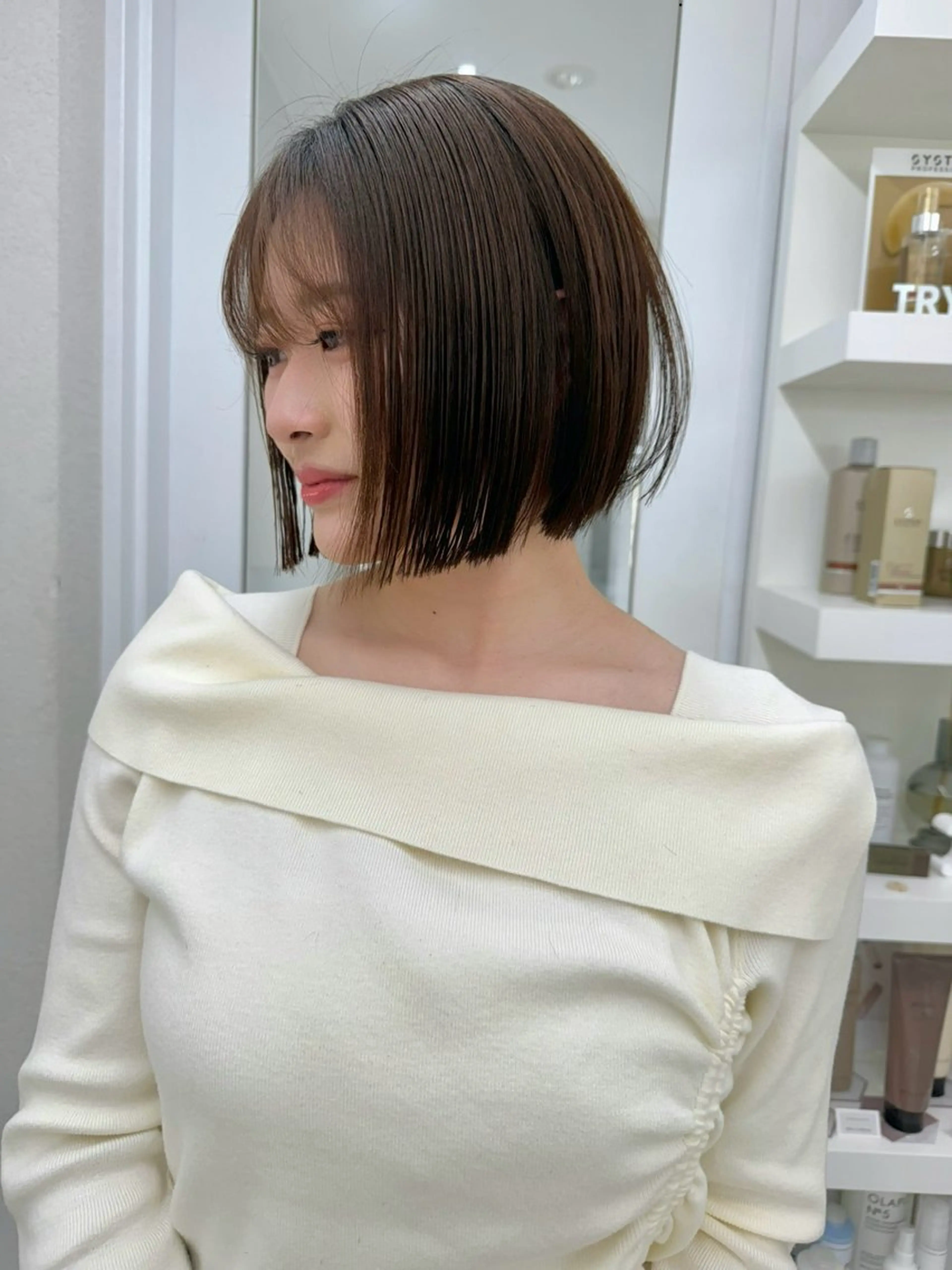 ミディアム ハイトーンボブ Mizuki.のヘアスタイル