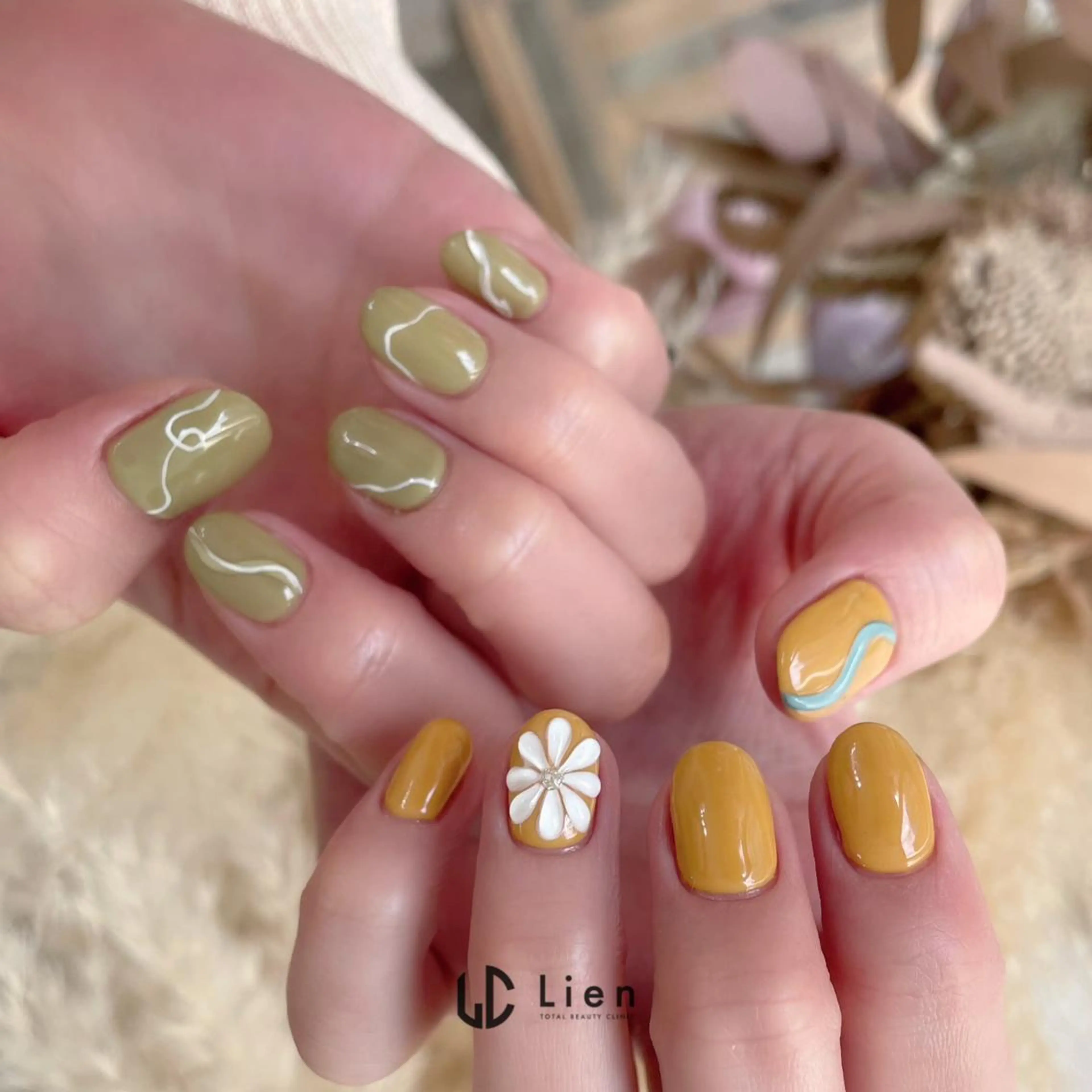 ネイル キラキラネイル 韓国ネイル ロングネイル ニュアンスネイル スカルプネイル 山田 真里のネイルデザイン