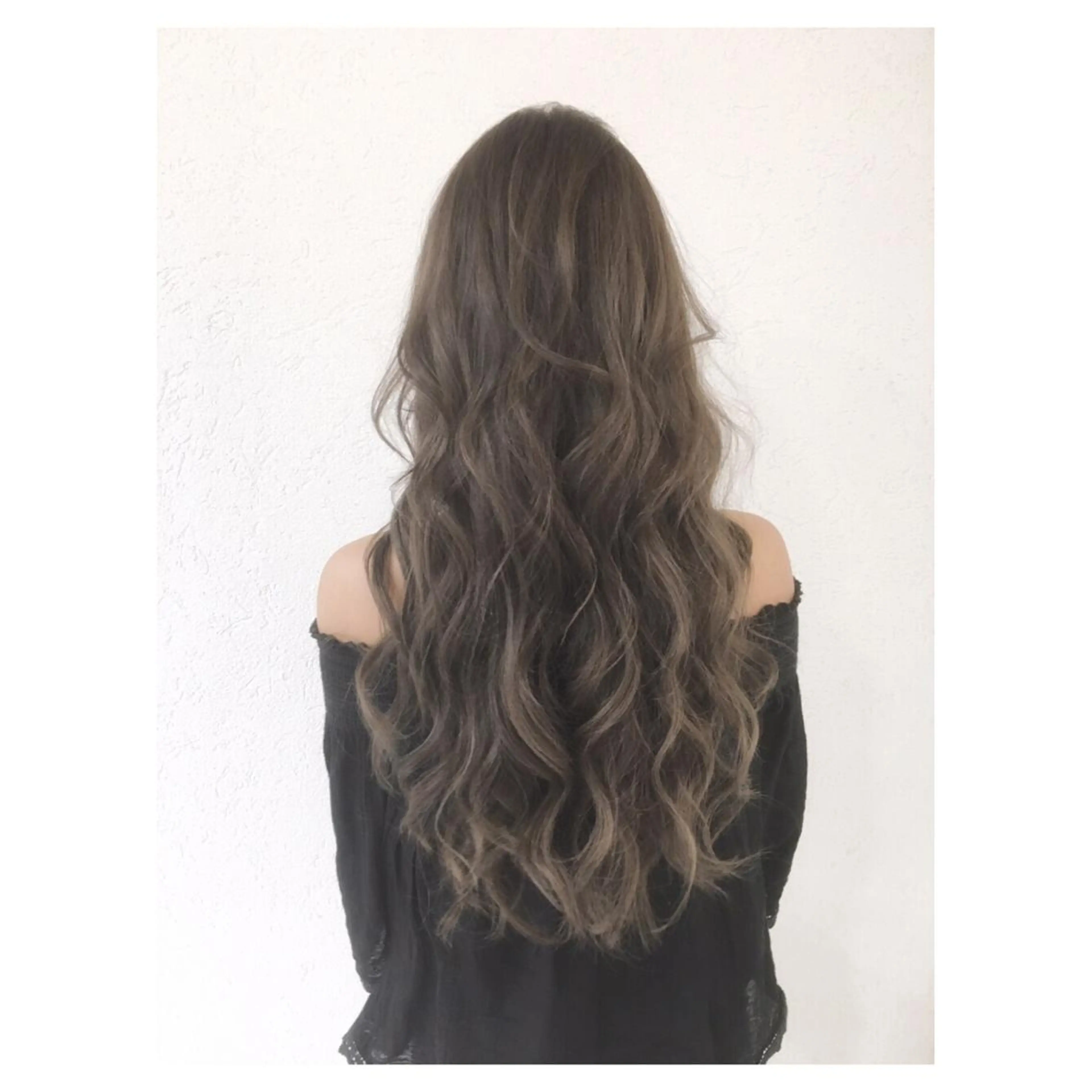 ロング カラー ハイライトカラー イルミナカラー ハイライト biscohair 髪にドラマを。のヘアスタイル