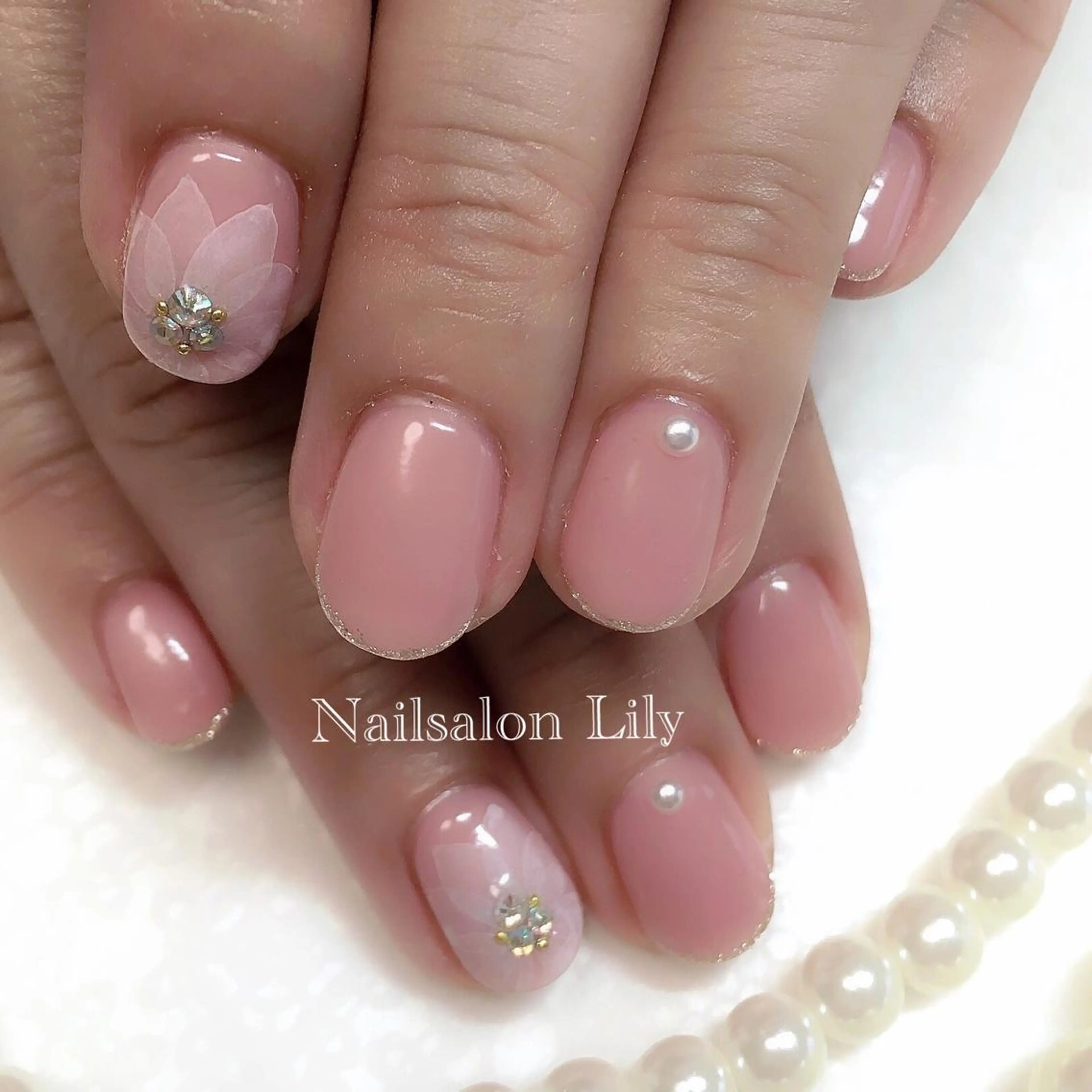 ネイル フラワーネイル Lily*nail 🌻Mii🌻のネイルデザイン