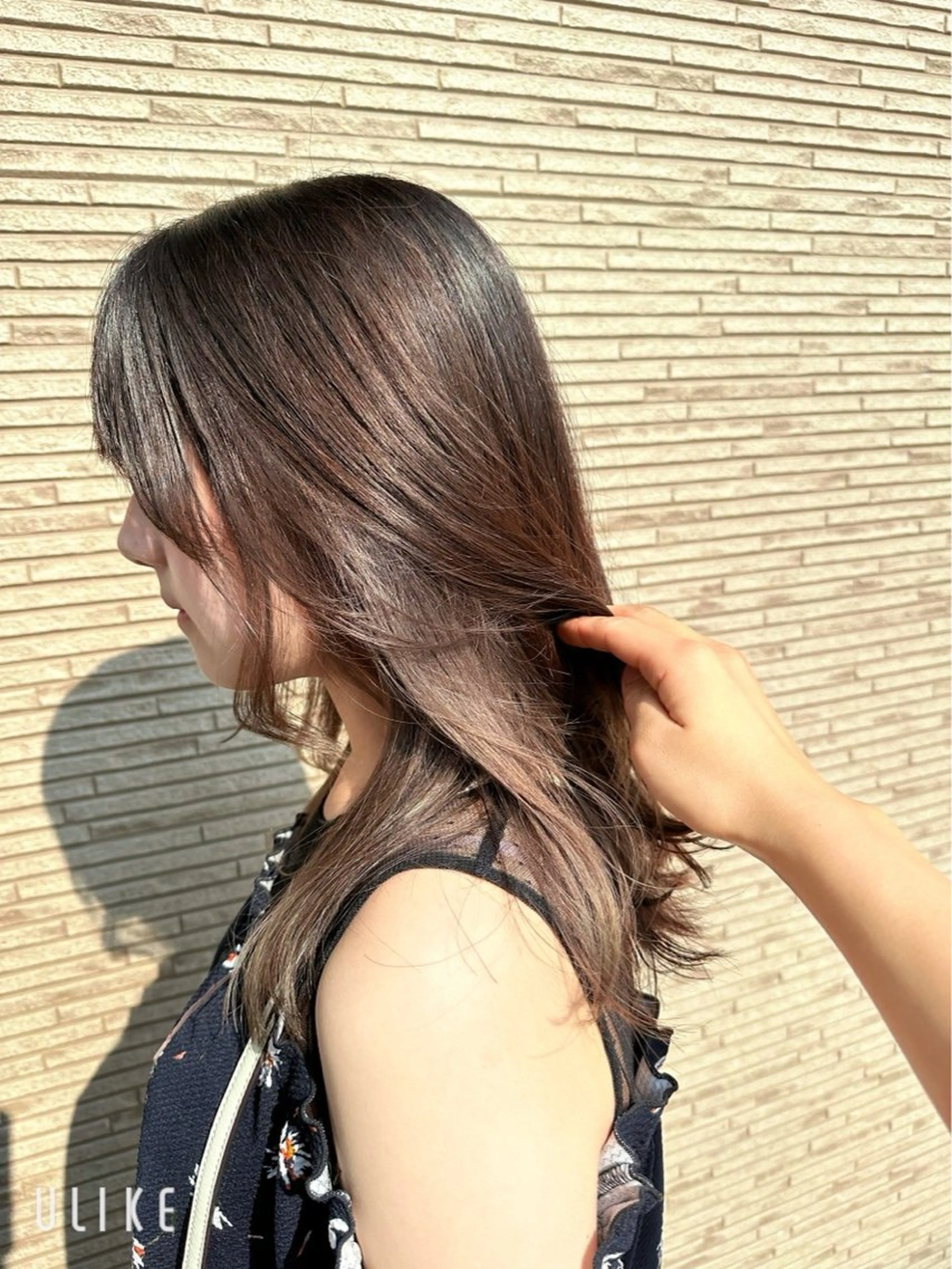 セミロング カラー AFLOAT satomiのヘアスタイル