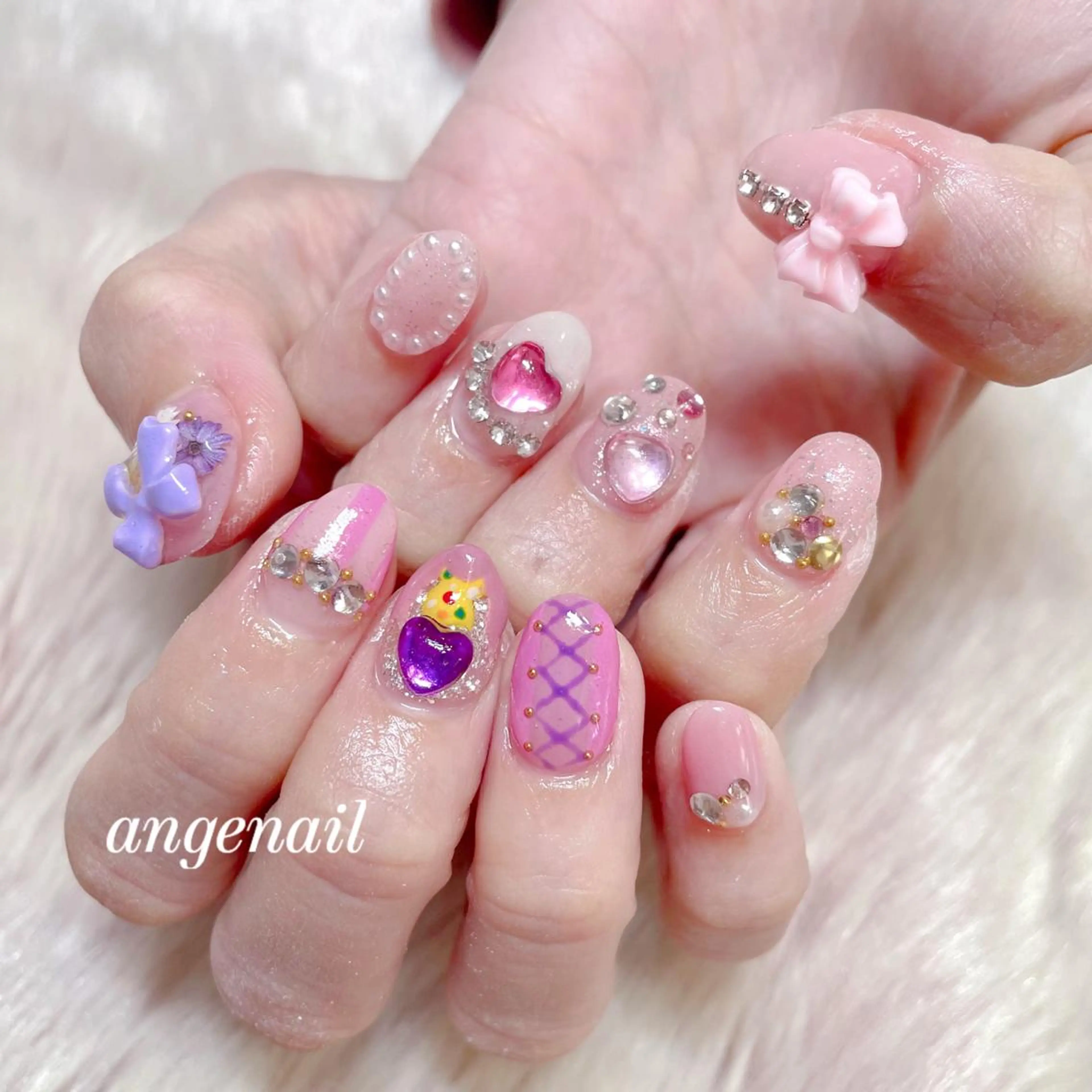 ネイル ハンドネイル オーナーネイリスト MAKIのネイルデザイン