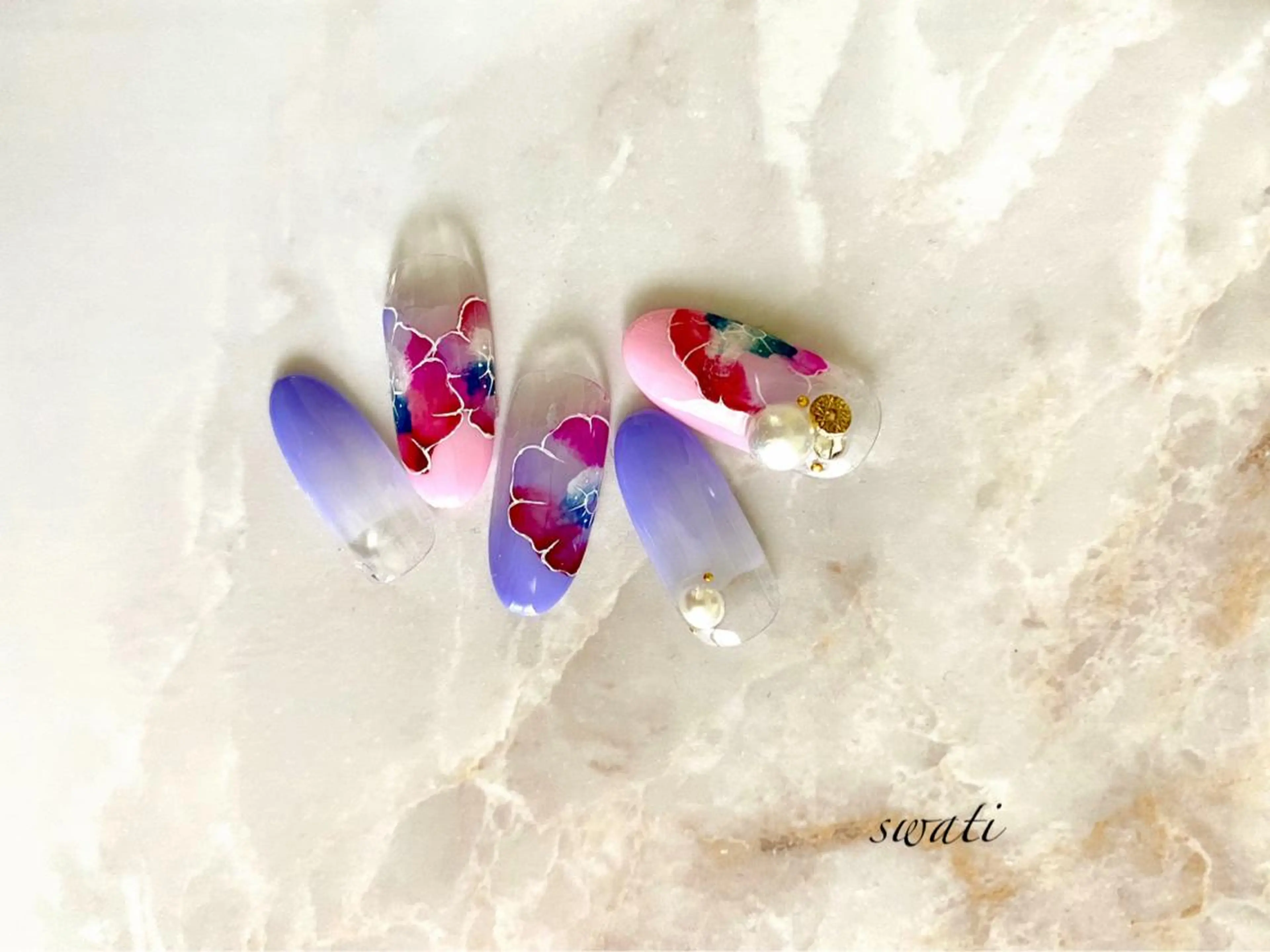 ネイル アートネイル フラワーネイル ニュアンスネイル オフィスネイル 春ネイル yuko （ネイリスト）のネイルデザイン