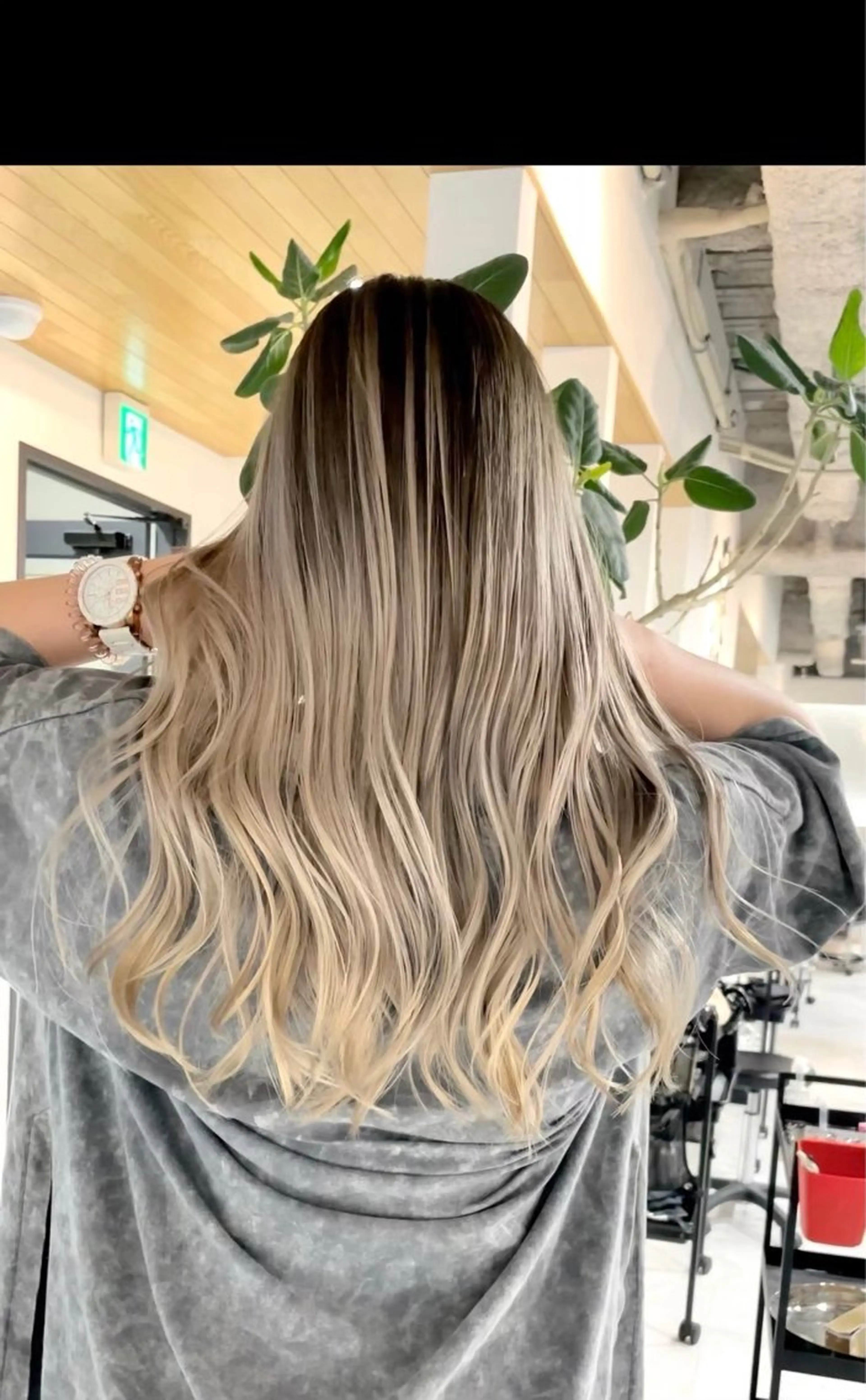 ロング カラー 神戸三宮 nanomiのヘアスタイル