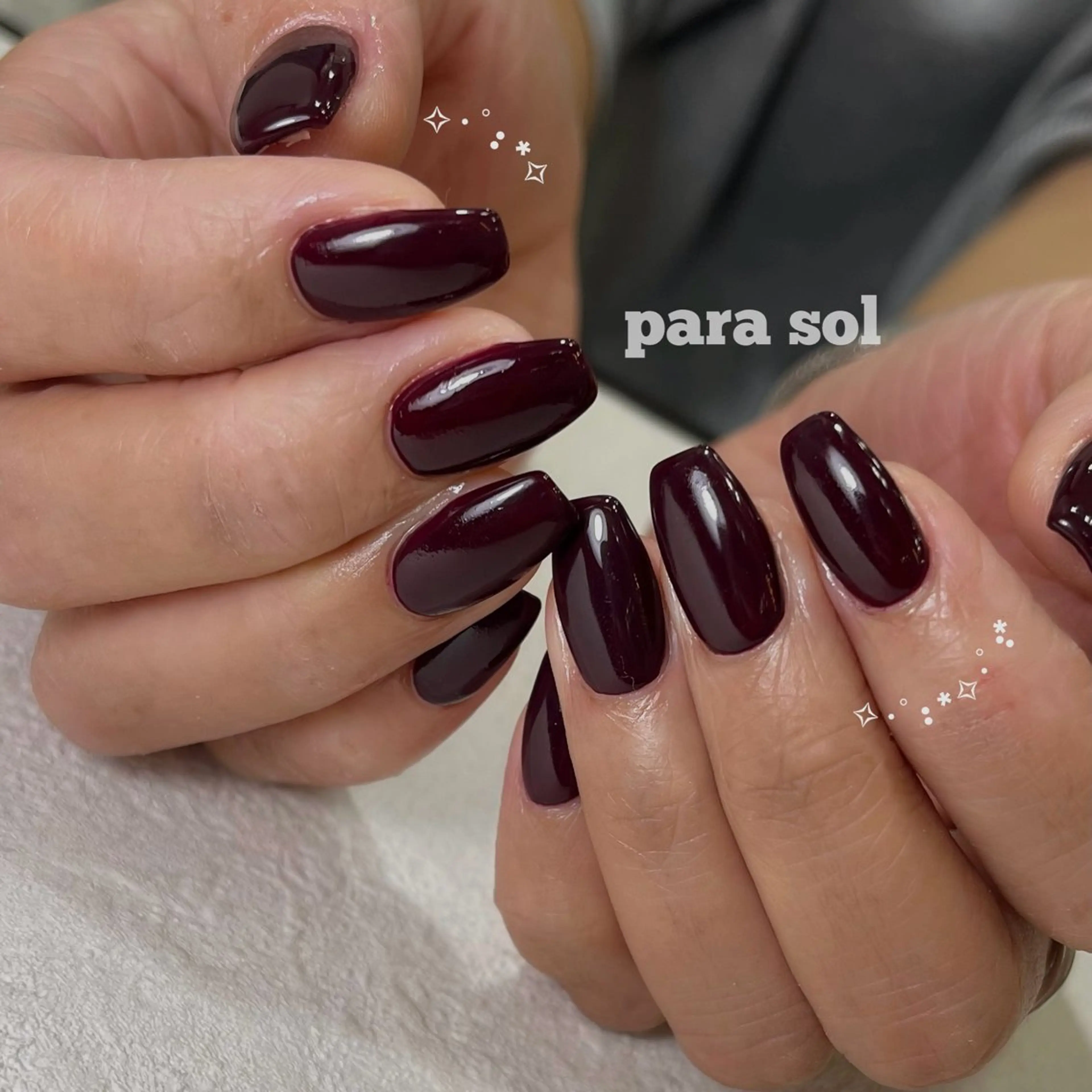 ネイル ボルドー ジェルネイル キラキラネイル ワンカラーネイル パラジェル ハンドネイル para ☀︎ sol by BECK所属・Para Sol nail　Maoのネイルデザイン