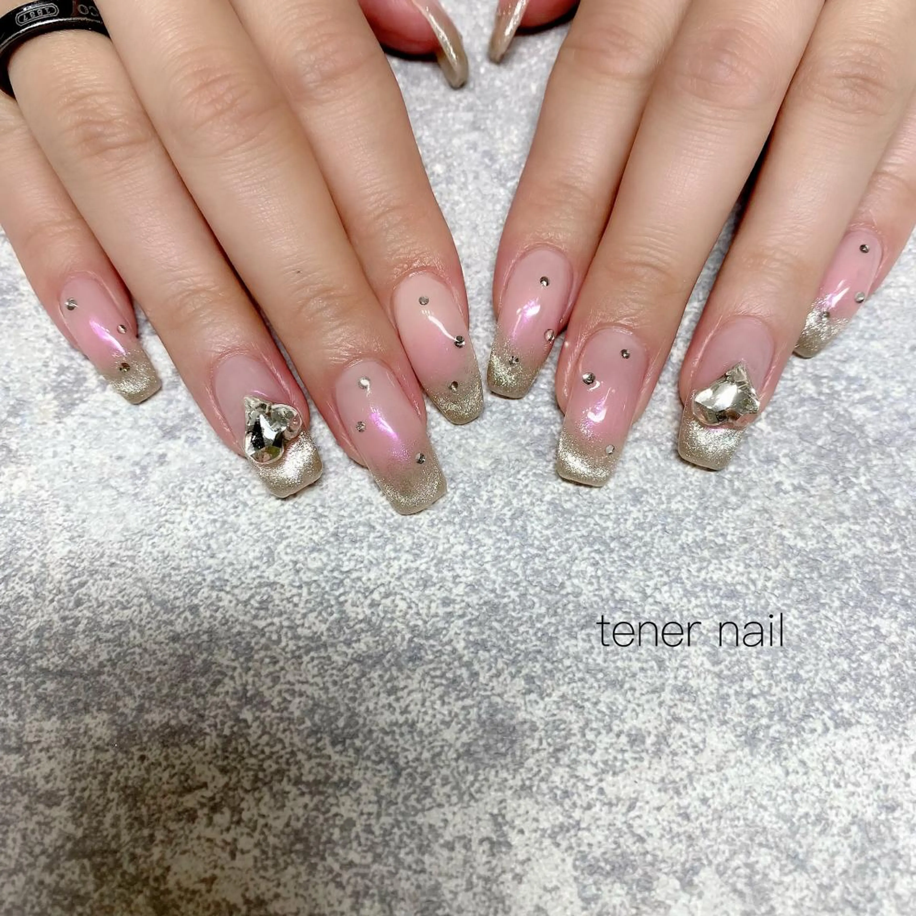 ネイル チークネイル グラデーション マグネットネイル テネルネイル tener nailのネイルデザイン