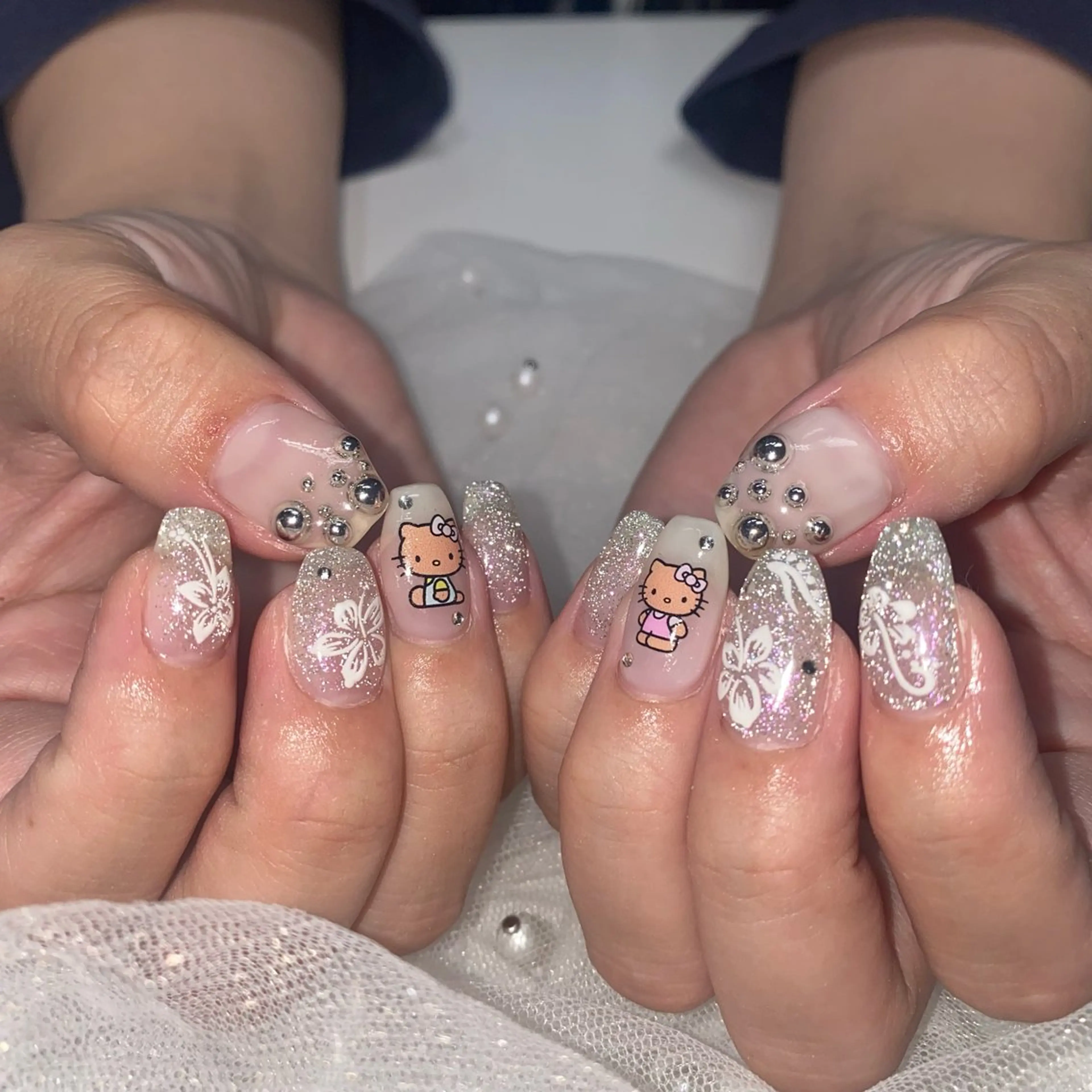 ネイル フラッシュネイル キラキラネイル 夏ネイル 🎼yuuka/池袋 🎼WOLTOKYOのネイルデザイン