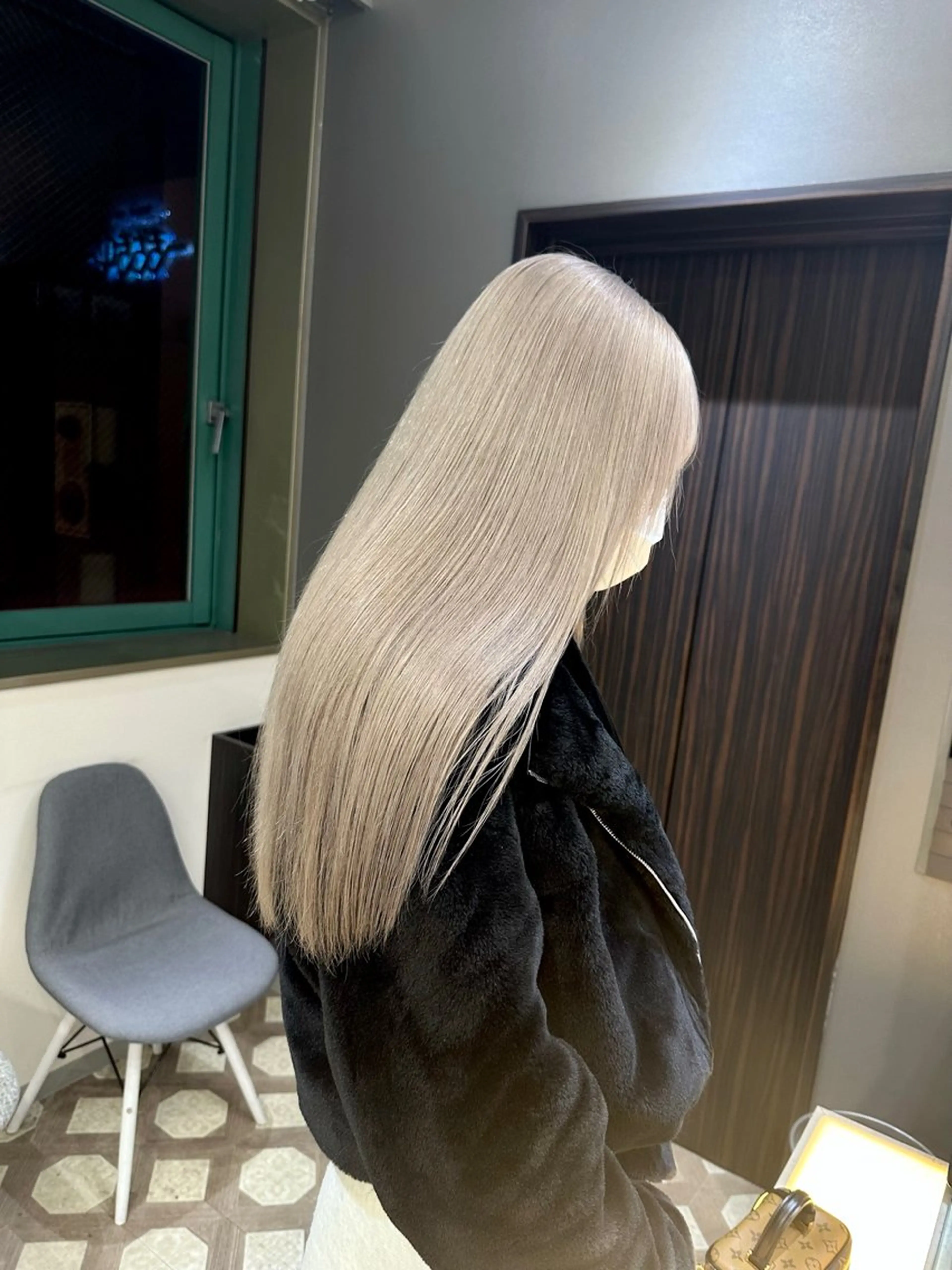 セミロング カラー 天神大名/ブリーチ 鶴岡和幸/ハイトーンのヘアスタイル