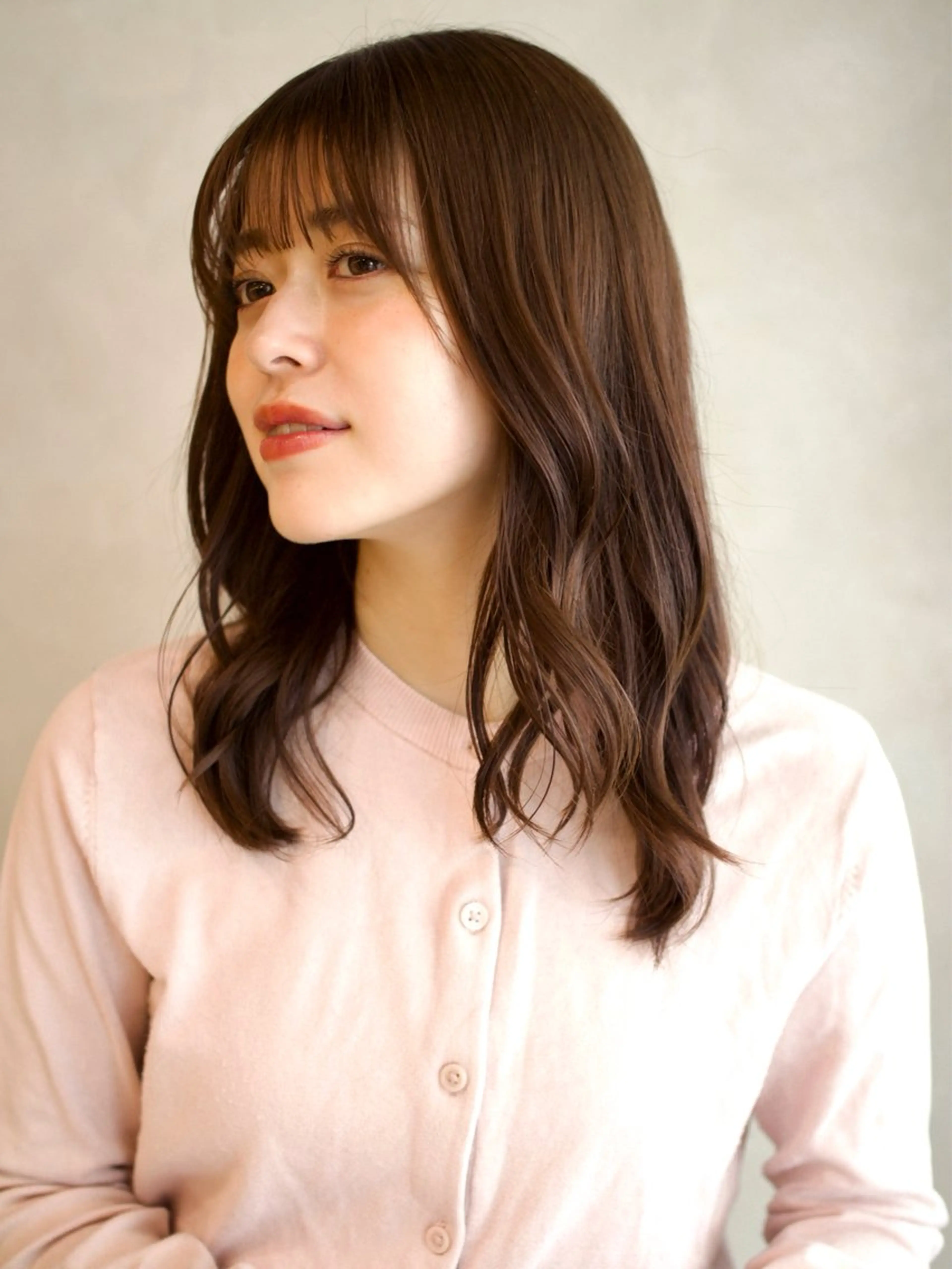 ミディアム パーマ 越後 遥/ 透明感カラー🪞🤍のヘアスタイル