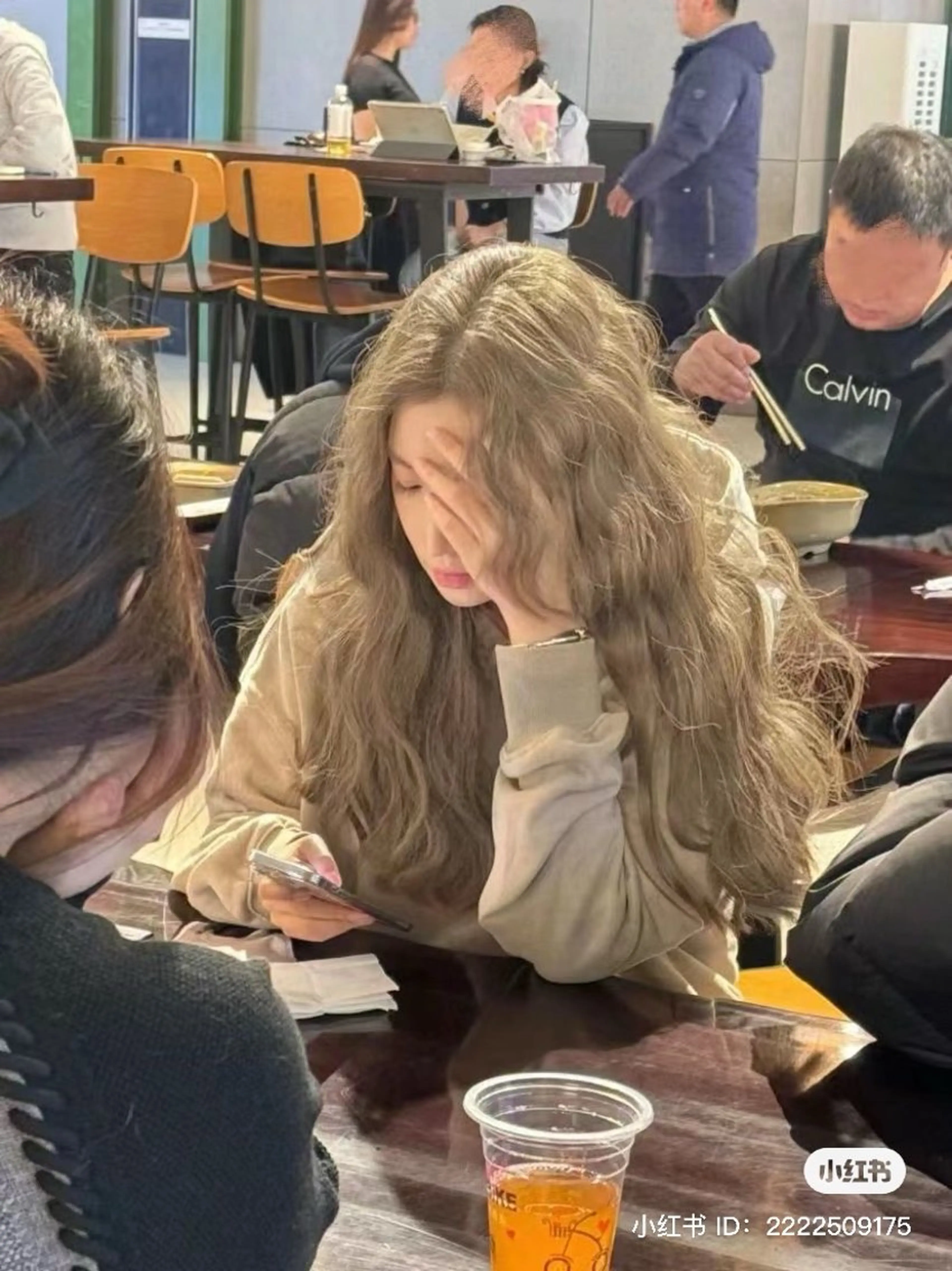 カラー ヘアカラー 透明感ベージュ🤎 ナチュラルレイヤーのヘアスタイル