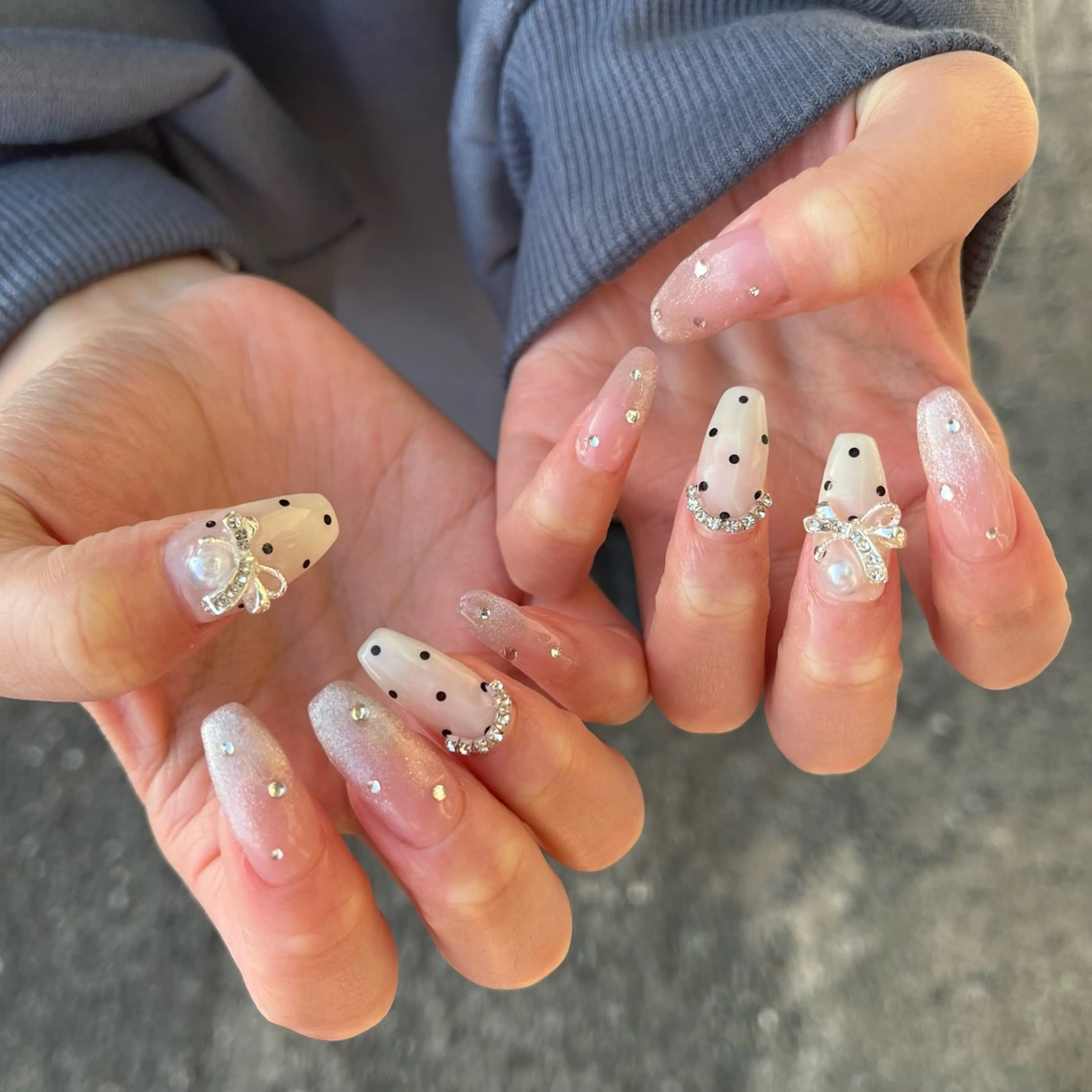 ネイル ドット #Amin nail salonのネイルデザイン