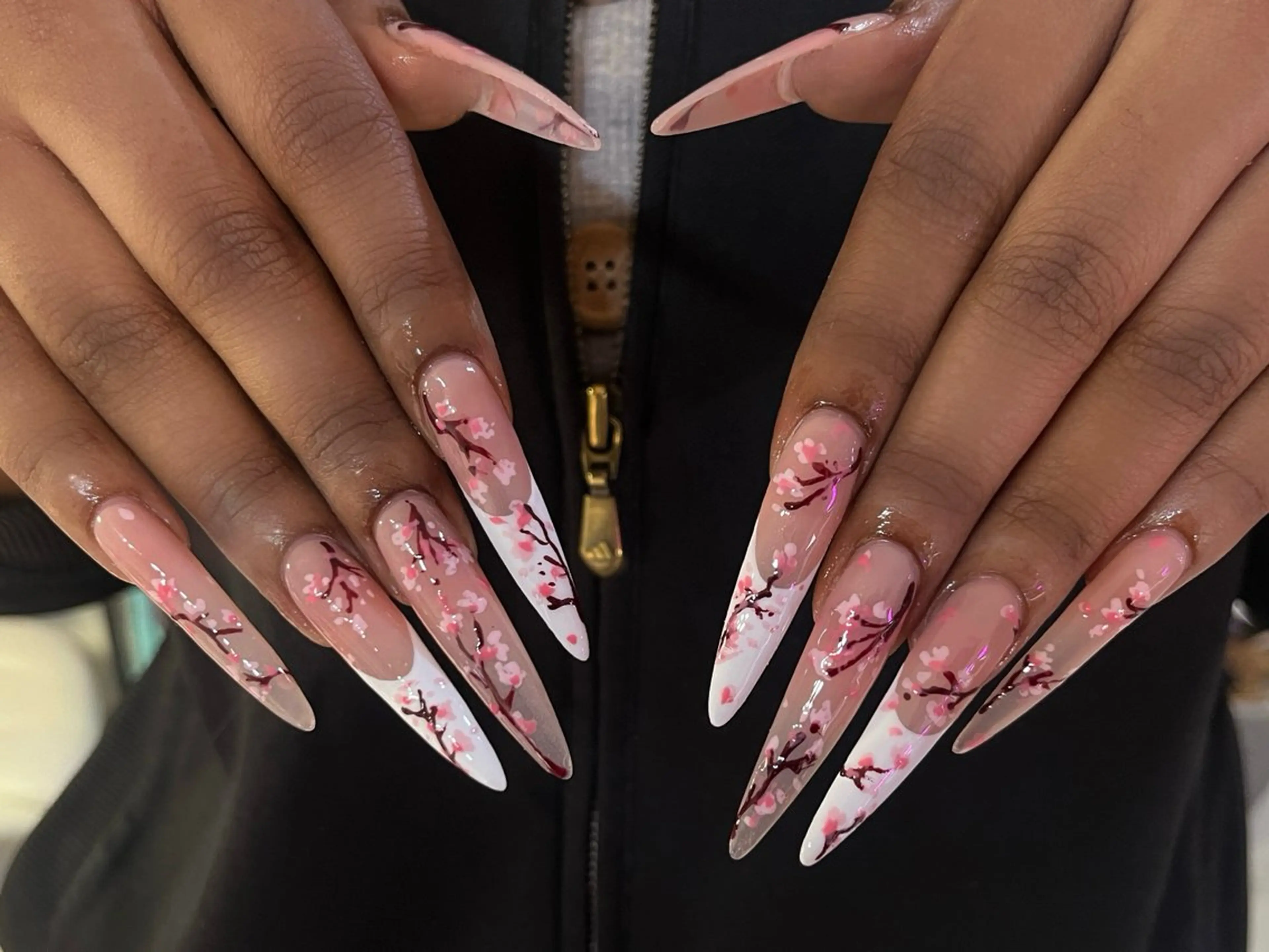 ネイル ハンドネイル アユリ リリのネイルデザイン