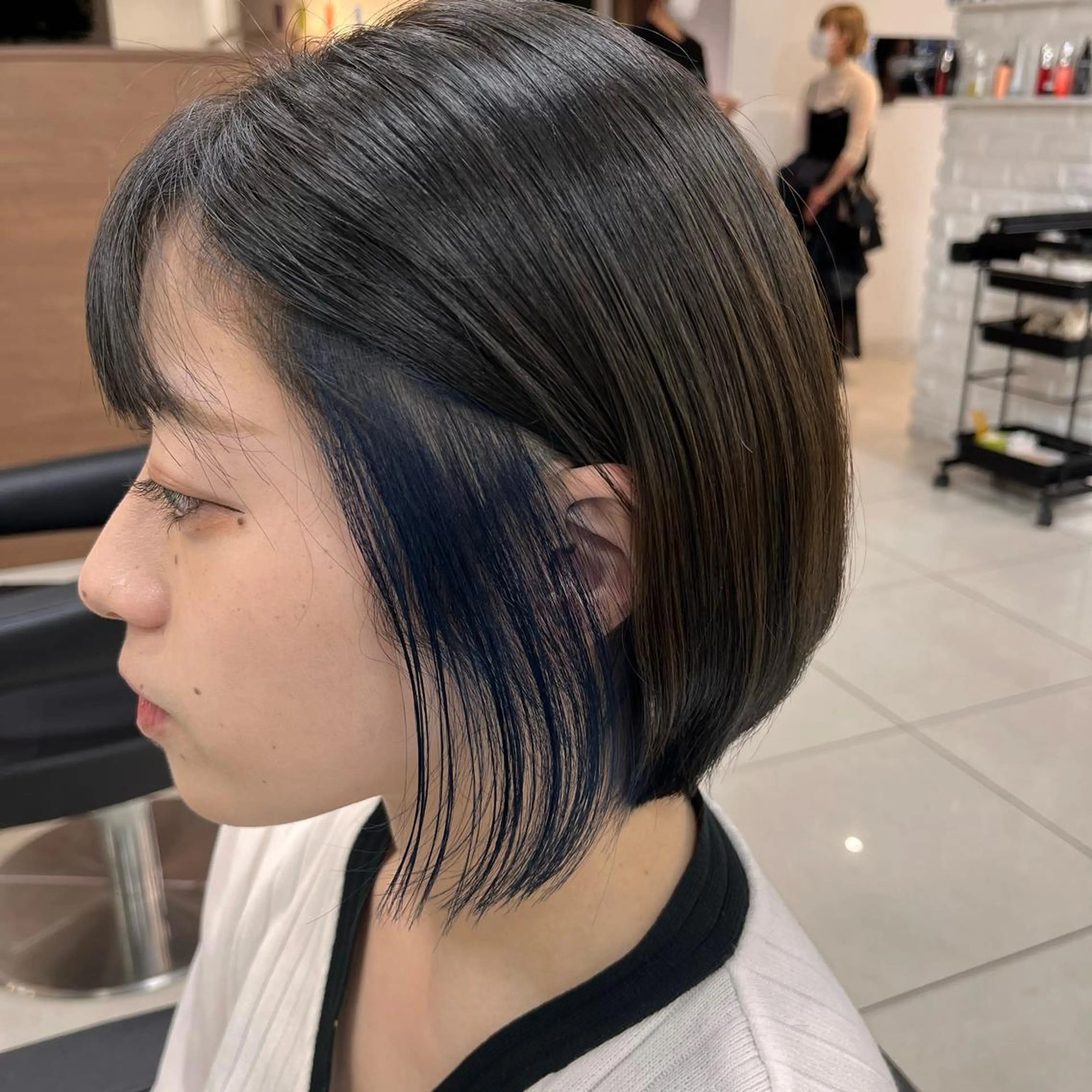 ショート カラー アイブロウ ブリーチ ブルーカラー ブルージュ シルバー 眉カラー カット ヘアカラー トリートメント 【メンズ縮毛矯正/ Ryoka】のヘアスタイル