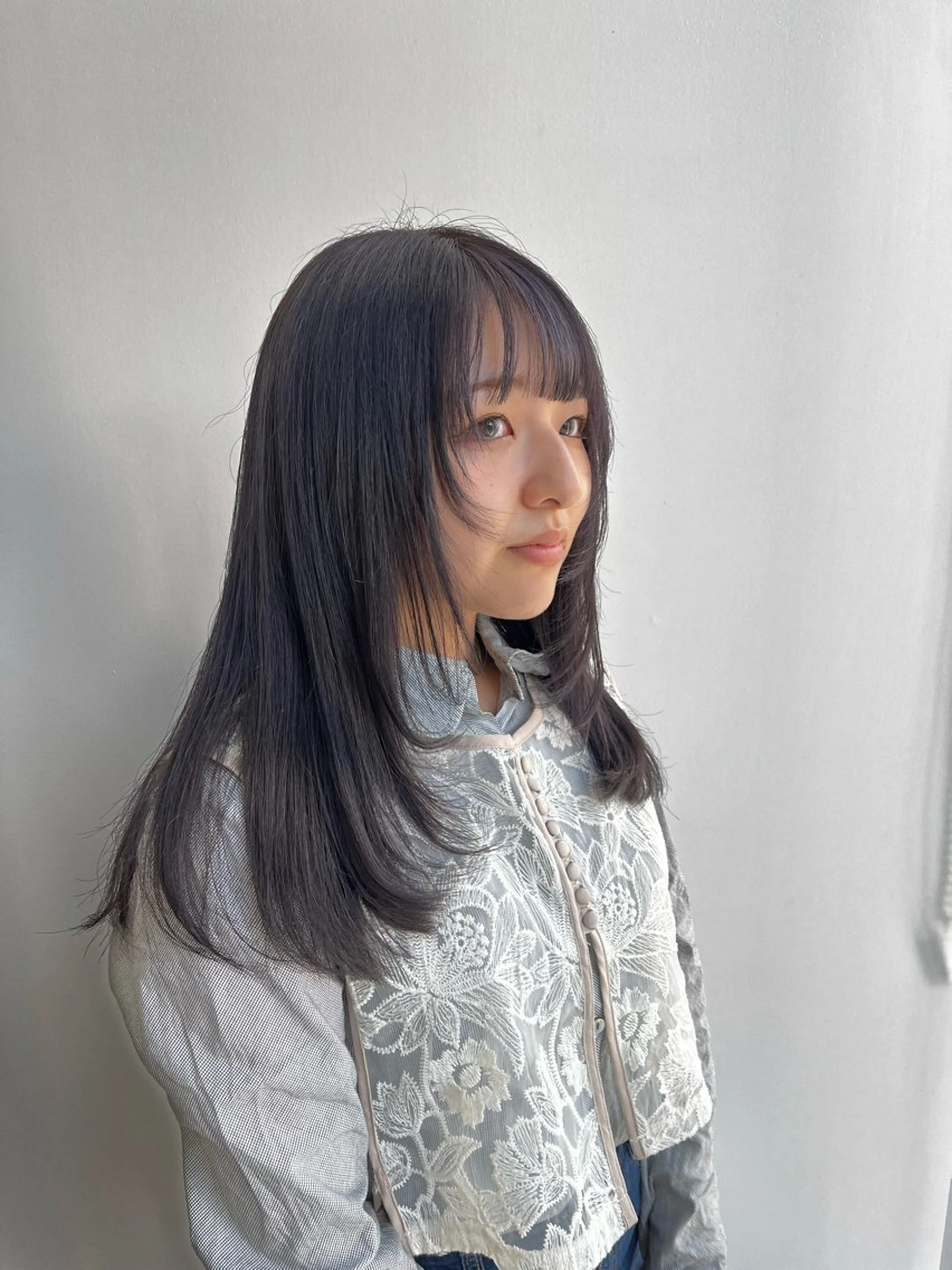 セミロング カラー ヘアアレンジ 🥀暖色韓国ヘア💕 保科侑花のヘアスタイル