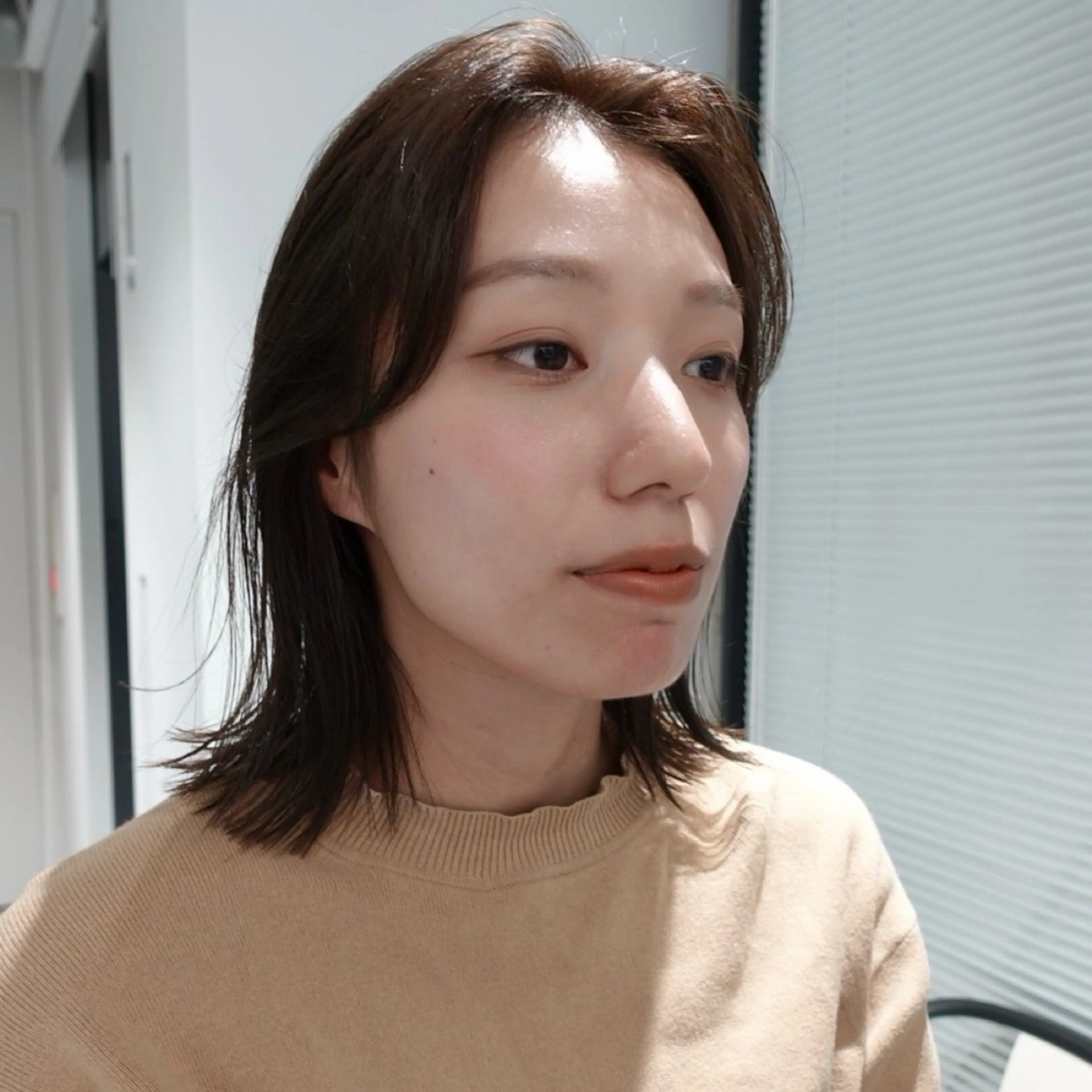 ミディアム カラー ブラウンカラー オリーブブラウン カット ヘアカラー 🌐サトウ リョウ🌐のヘアスタイル