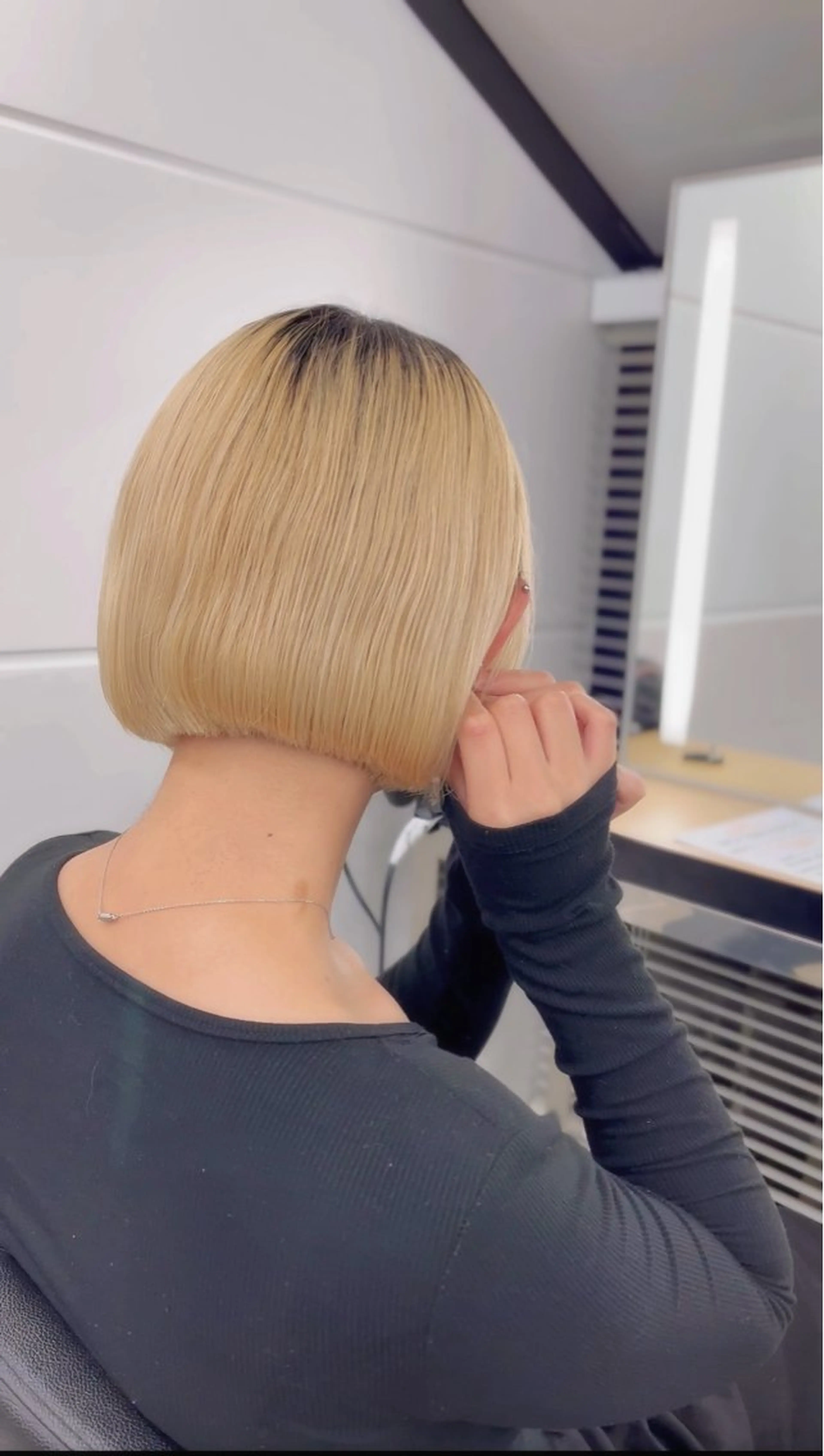 ショート 縮毛矯正/ハイトーン /パーマ/せき🧸のヘアスタイル