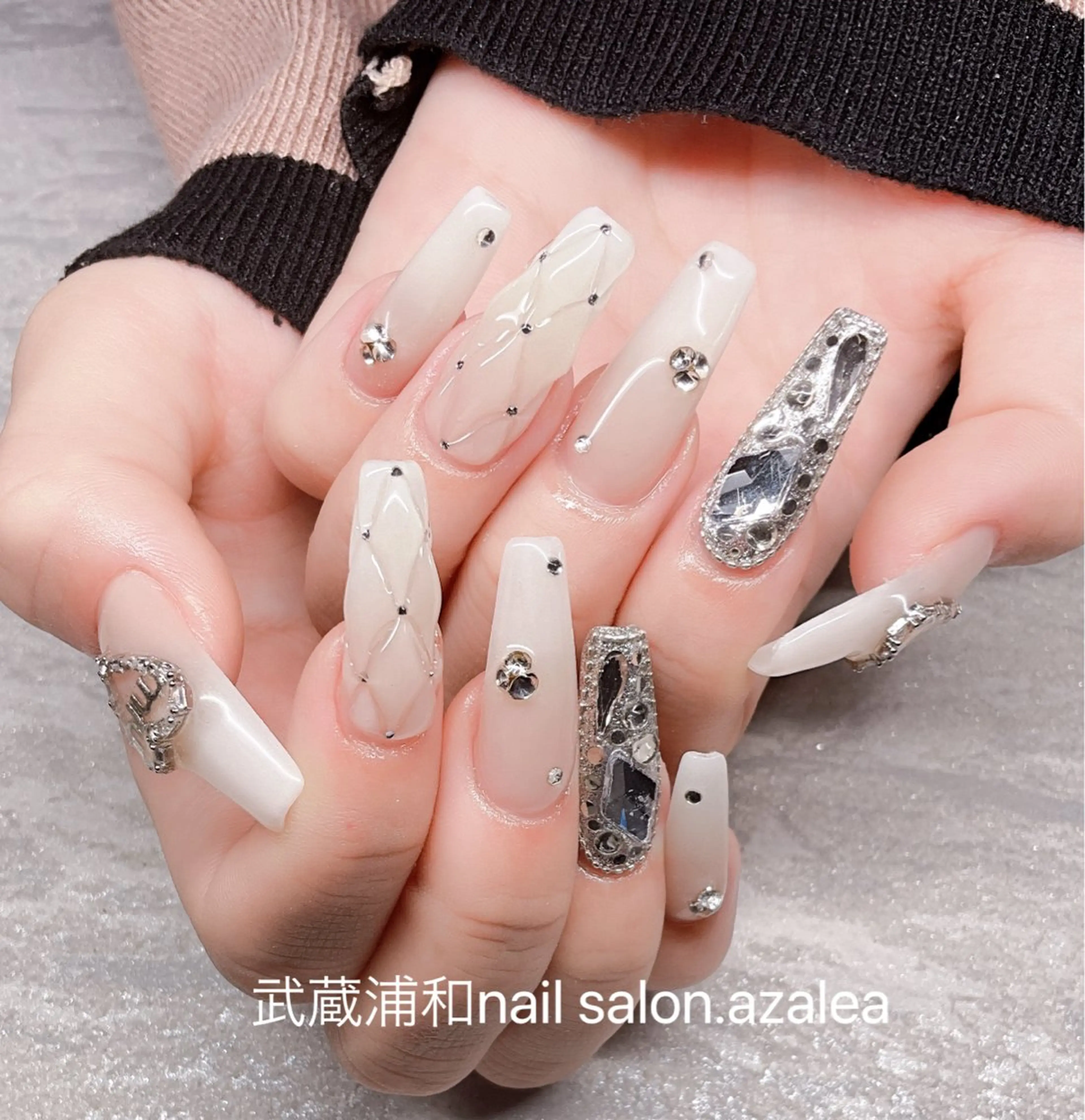 ネイル ハンドネイル R inのネイルデザイン