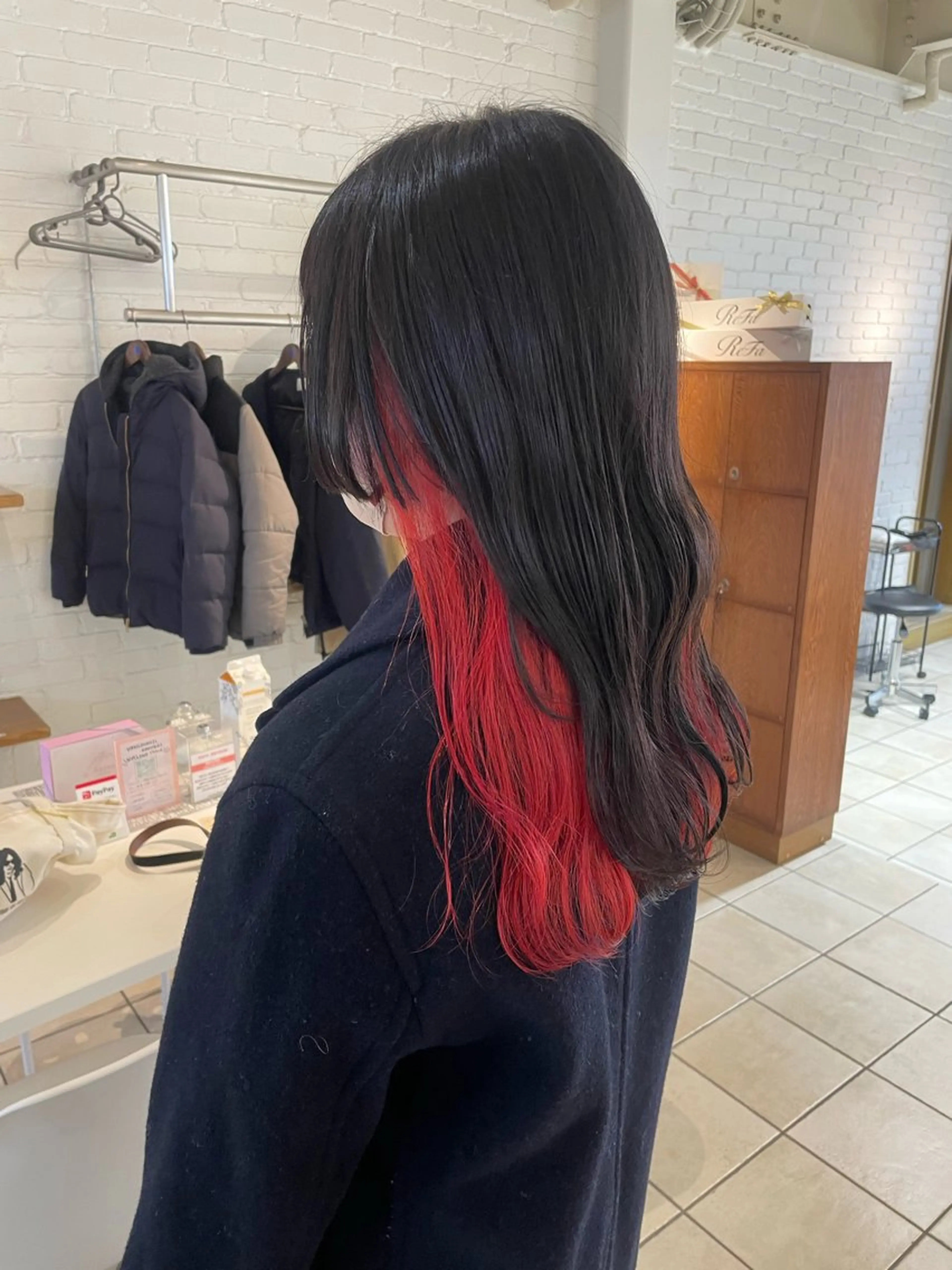 ロング カラー レッドカラー 🌟デザインカラー 🌟コノミ🌟のヘアスタイル