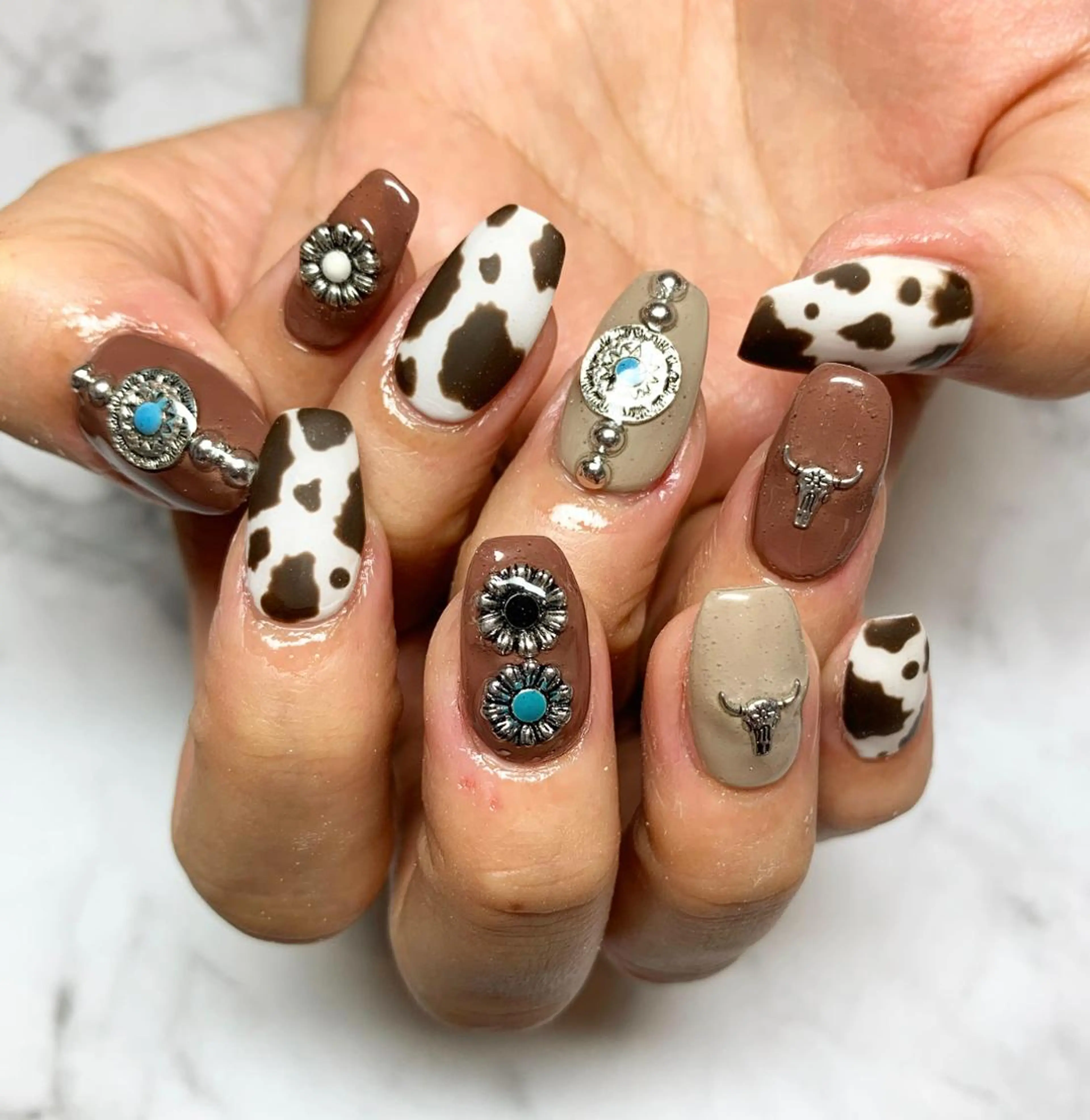 ネイル 長さ出し 駒月 明日香の眉毛・アイブロウイメージ