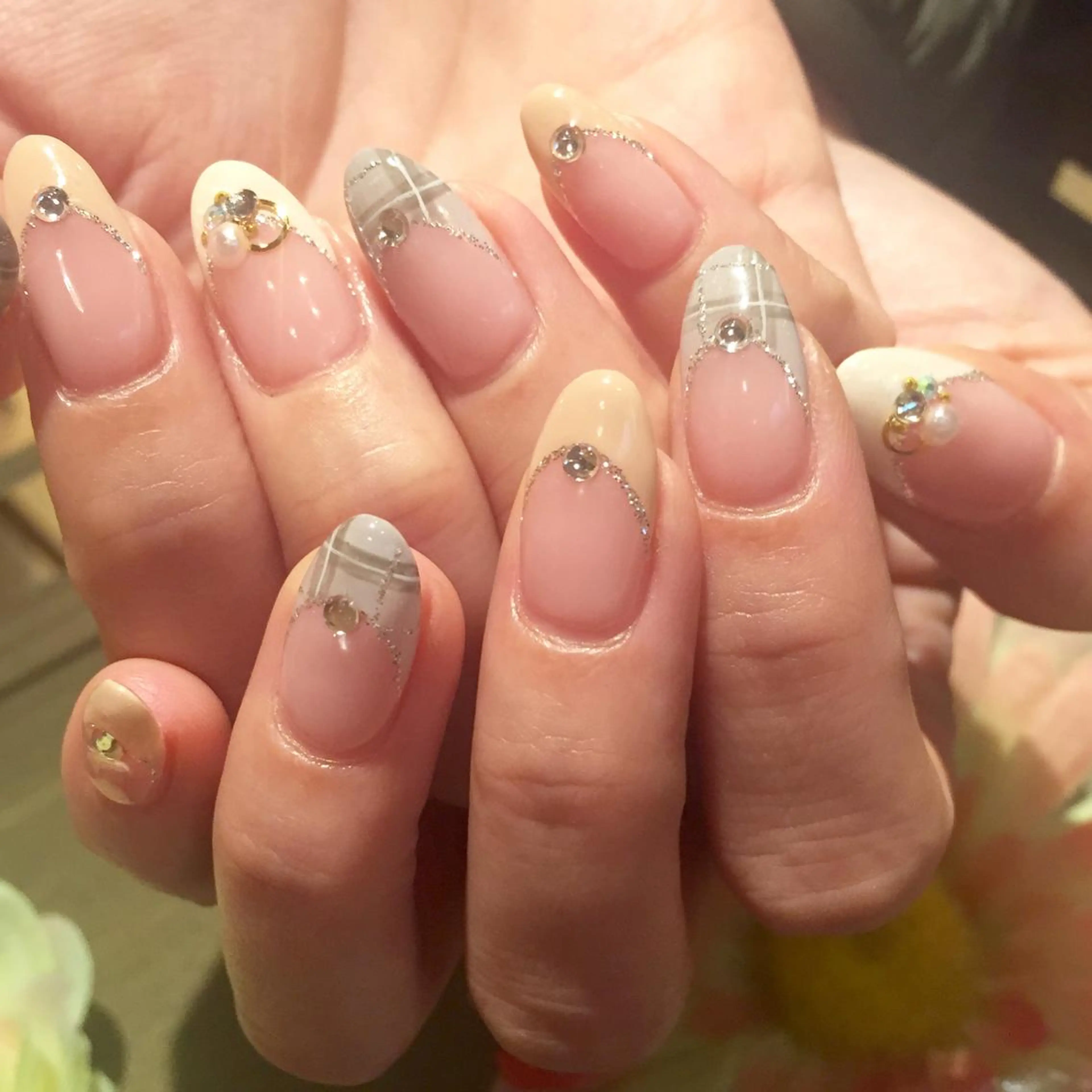 ネイル Nest 三田のマツエク・マツパデザイン