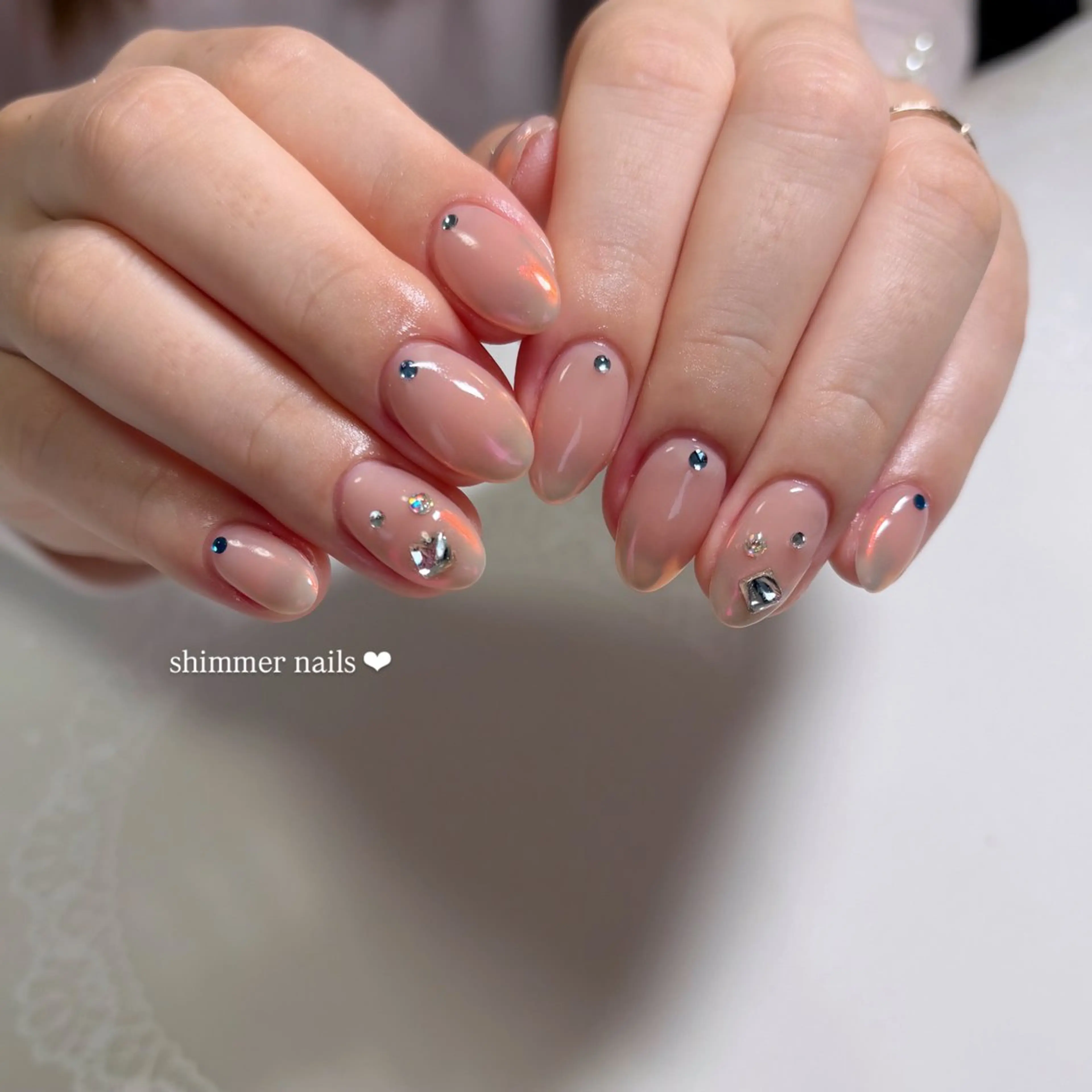 ネイル ストーンネイル shimmer nailsのネイルデザイン
