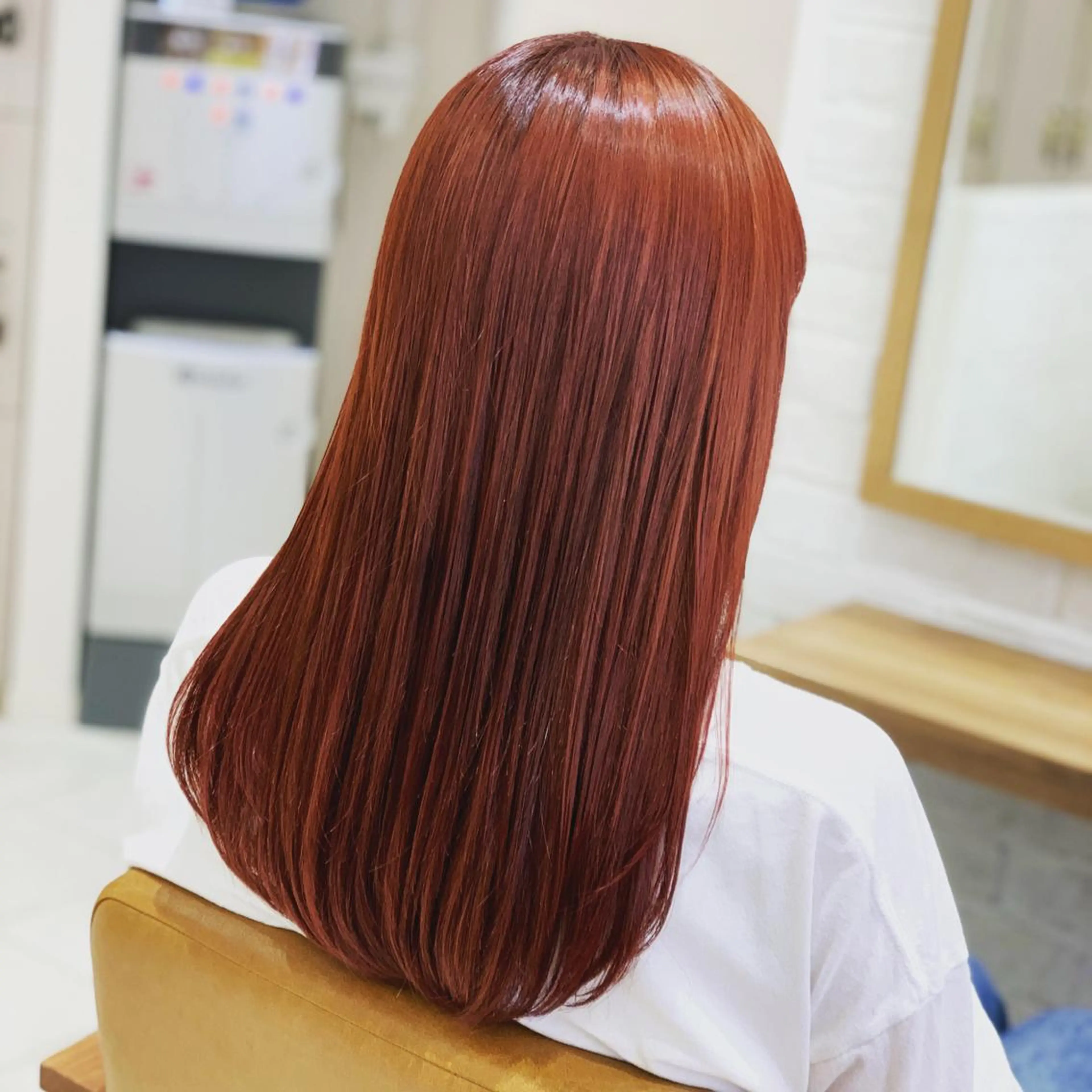 セミロング カラー オレンジ ピンクカラー コテ巻きパーマ 藤野佑成のヘアスタイル